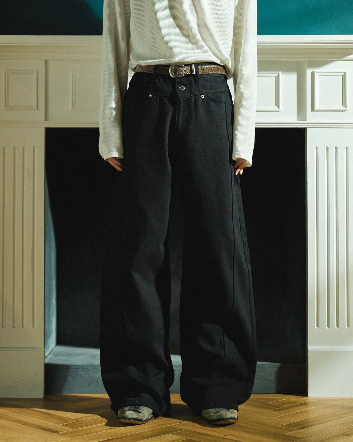 SIDE SEEM BOOTS CUT RIGID JEANS