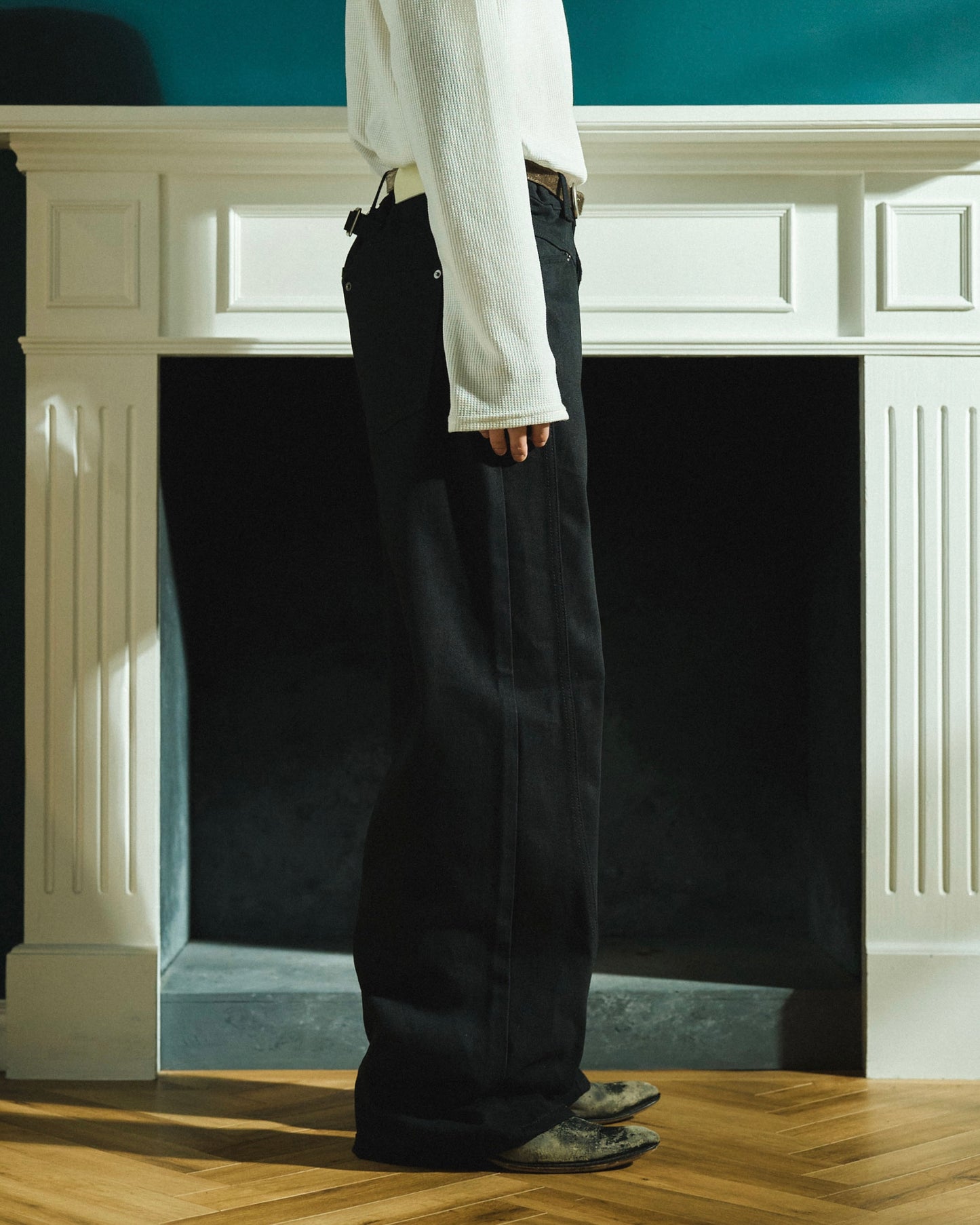 SIDE SEEM BOOTS CUT RIGID JEANS