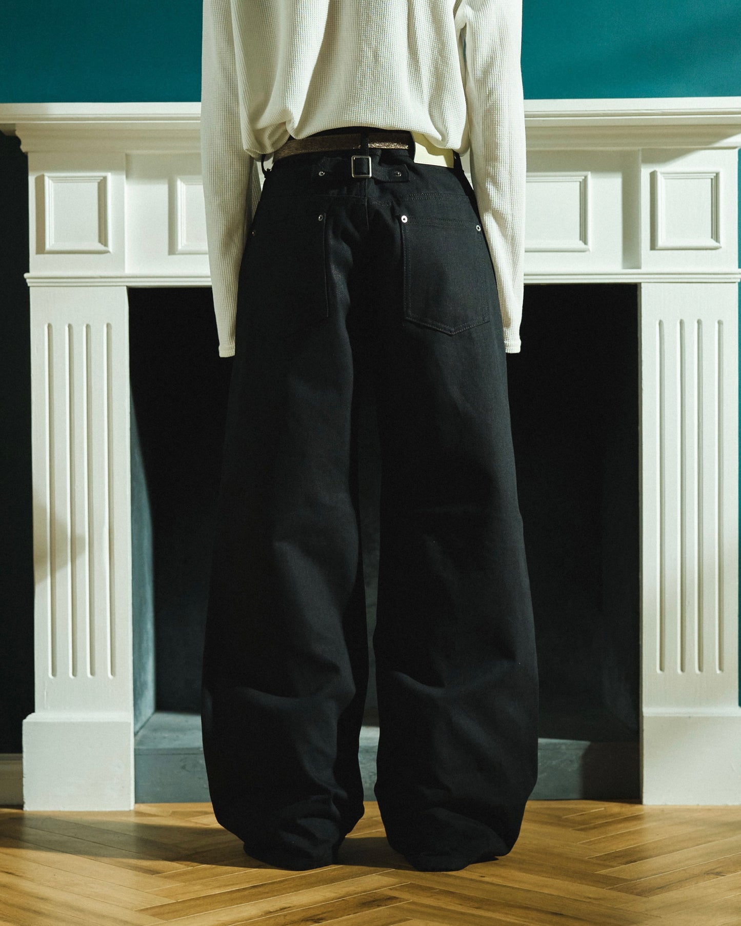 SIDE SEEM BOOTS CUT RIGID JEANS
