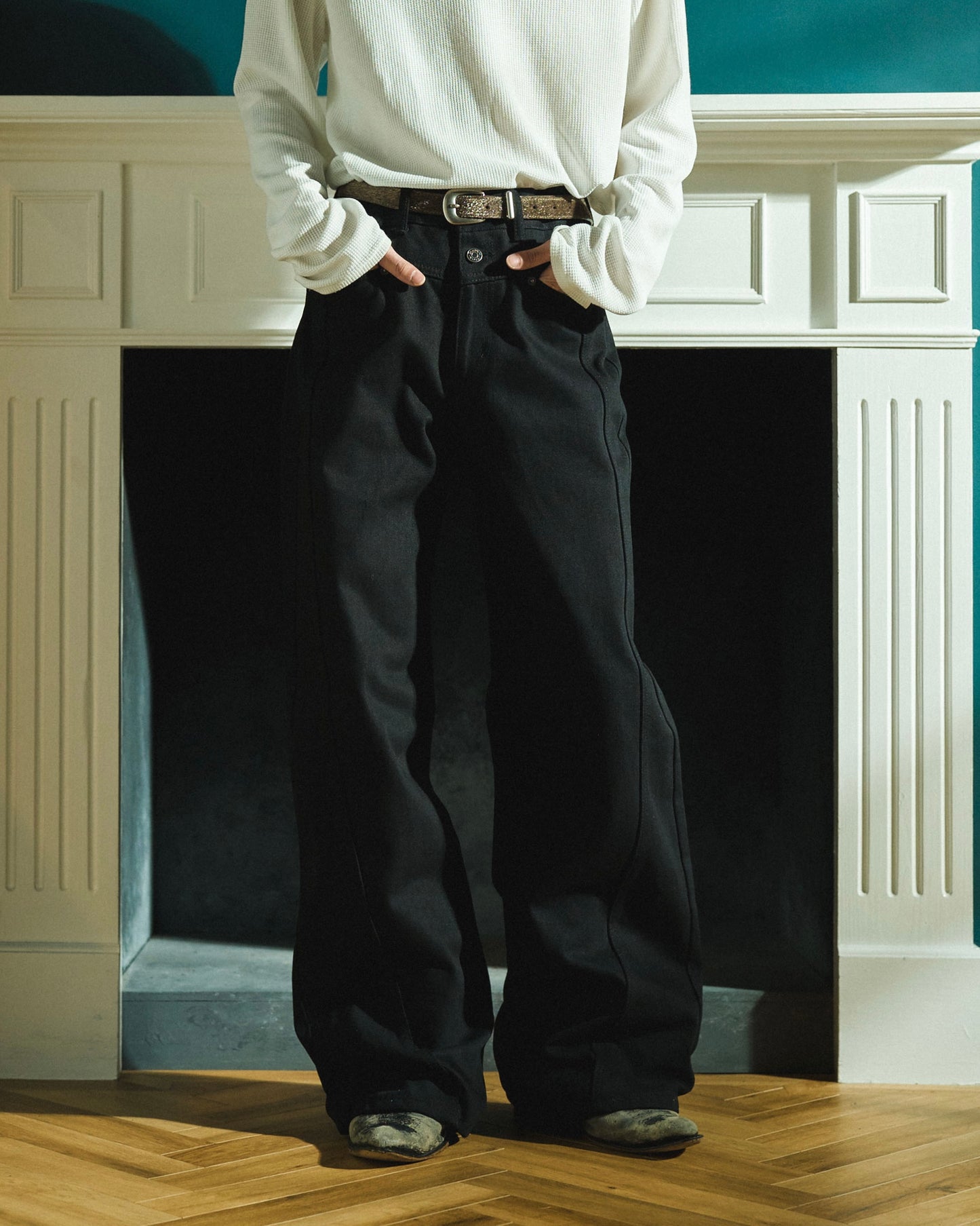 SIDE SEEM BOOTS CUT RIGID JEANS