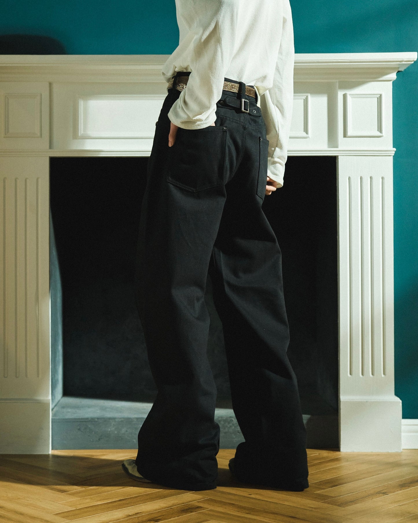 SIDE SEEM BOOTS CUT RIGID JEANS