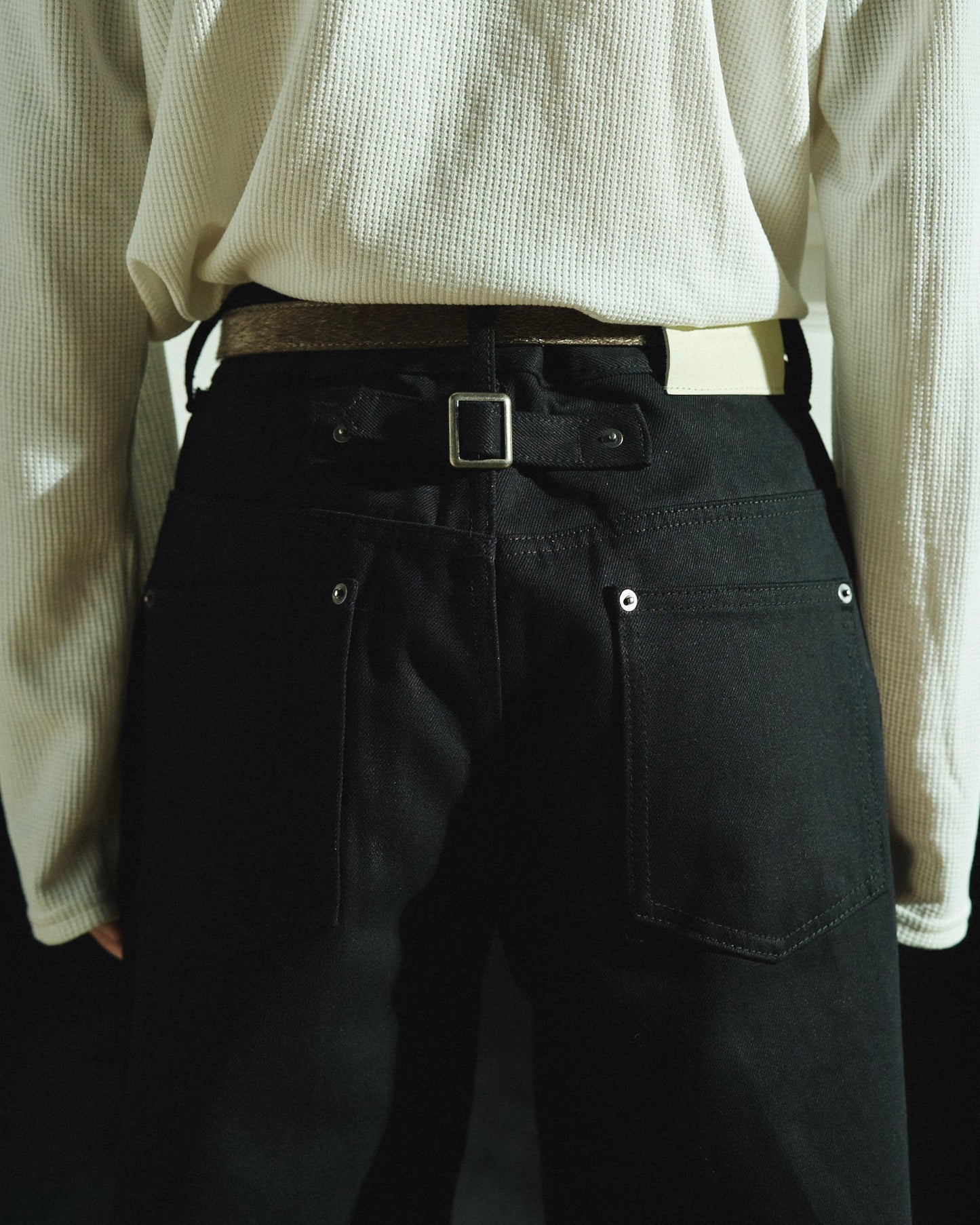 SIDE SEEM BOOTS CUT RIGID JEANS