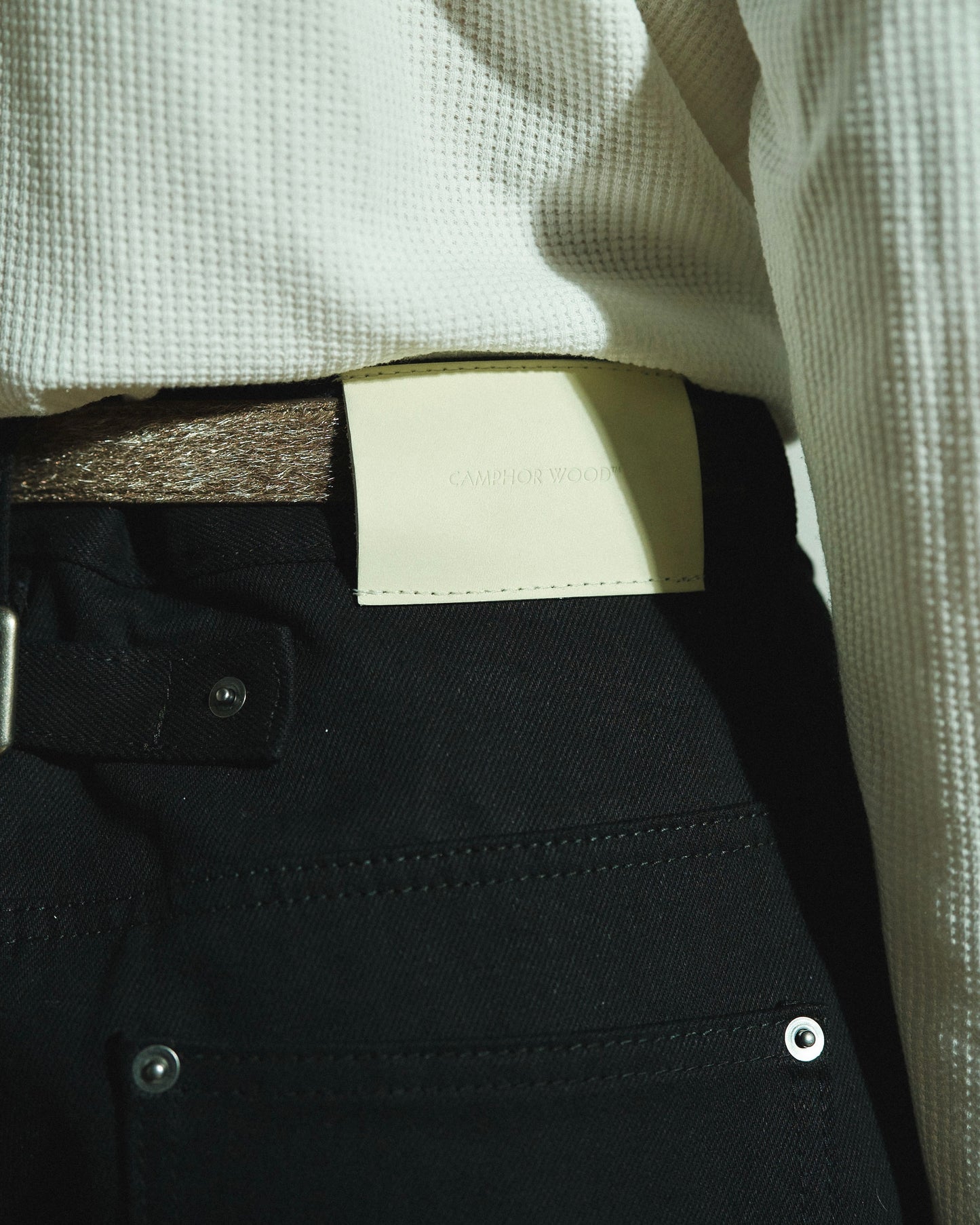 SIDE SEEM BOOTS CUT RIGID JEANS