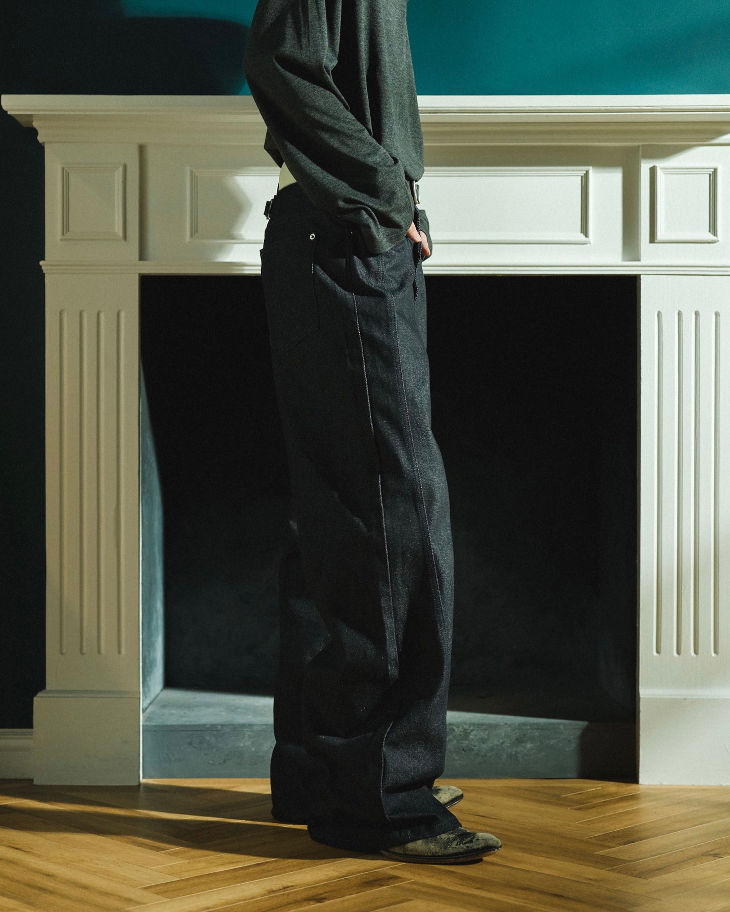 SIDE SEEM BOOTS CUT RIGID JEANS