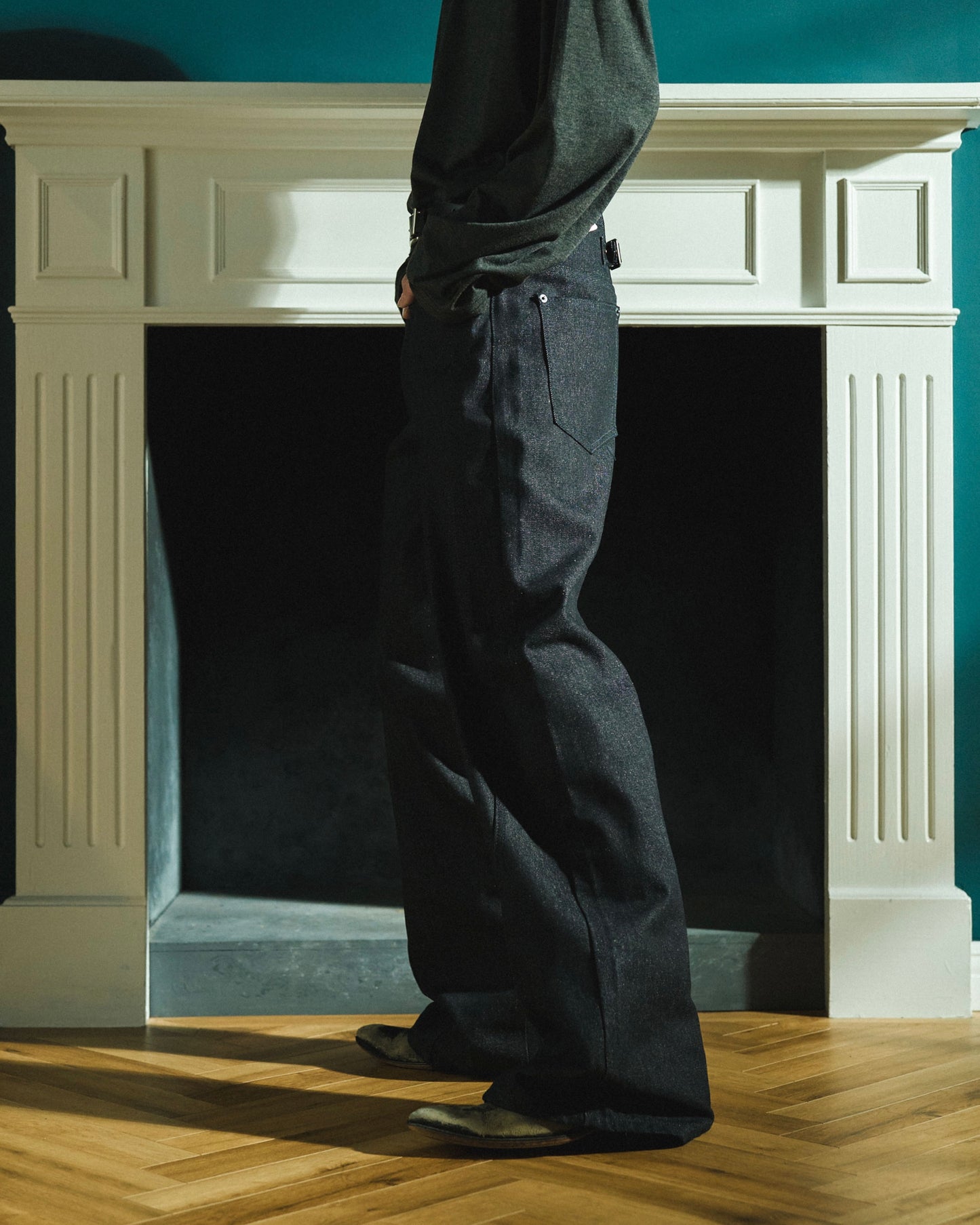 SIDE SEEM BOOTS CUT RIGID JEANS