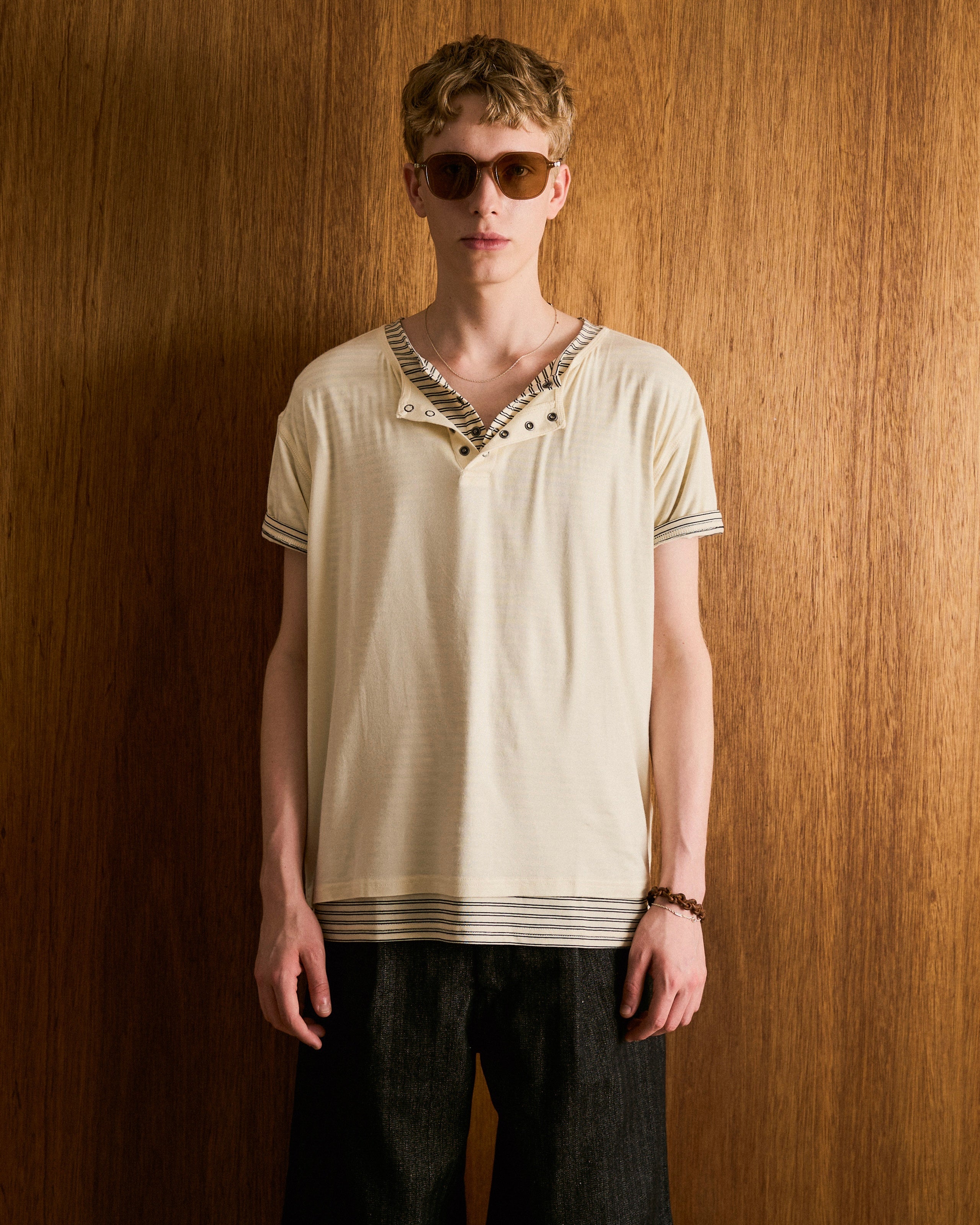 2PIECE HENLEY-NECK H/S TEE – CAMPHOR WOOD - OFFICIAL ONLINE STORE