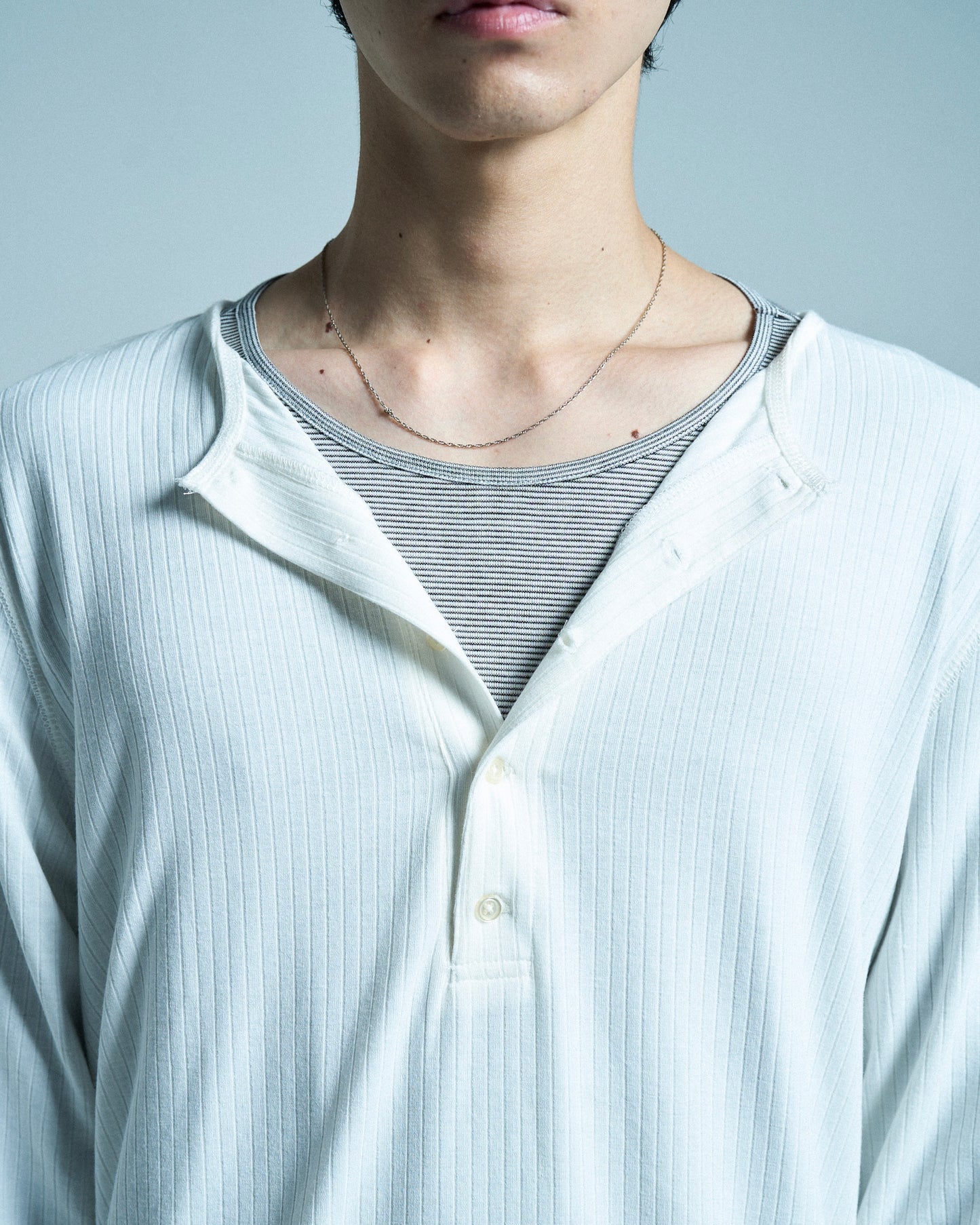 RIB HENLEY NECK L/S TEE