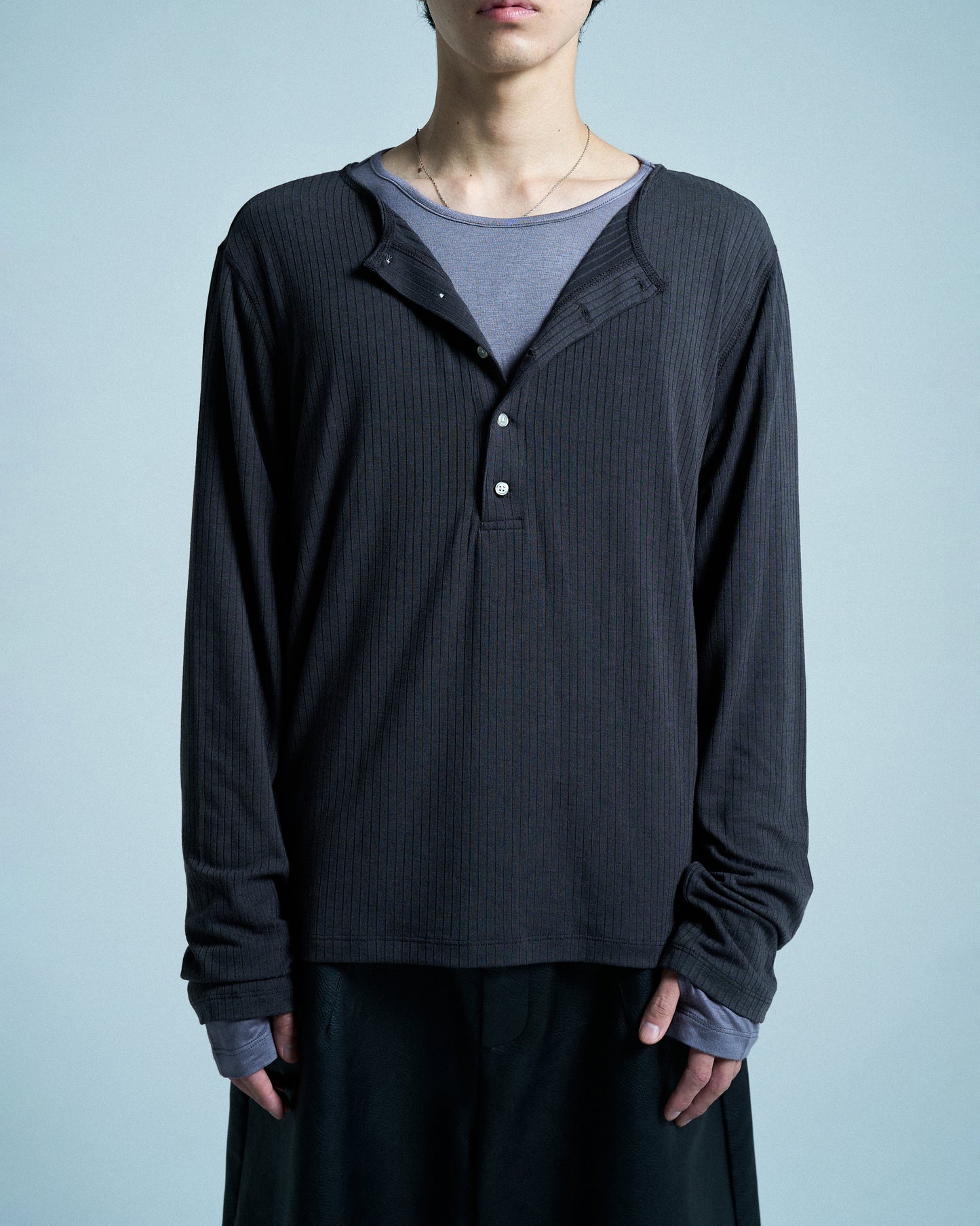 RIB HENLEY NECK L/S TEE