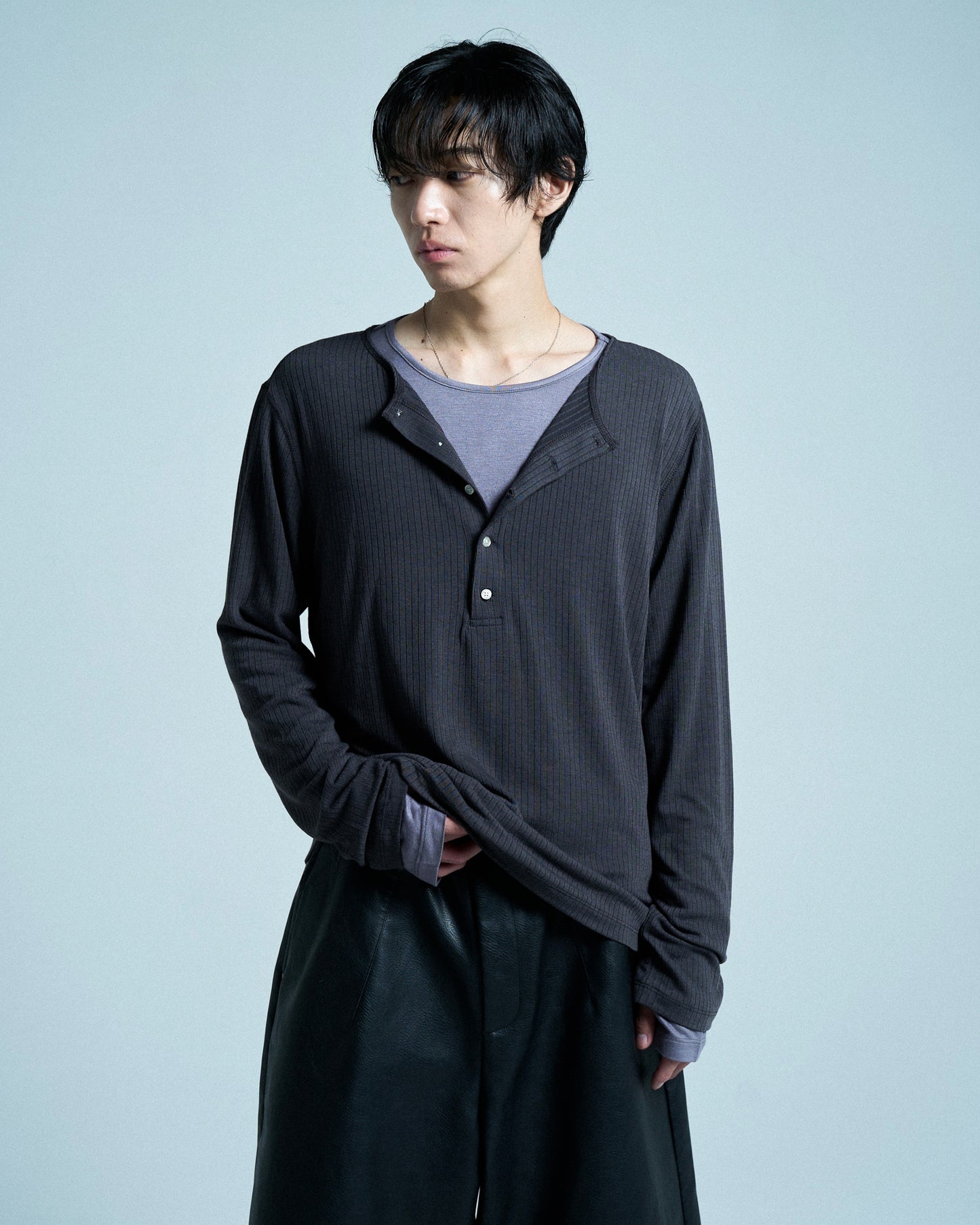 RIB HENLEY NECK L/S TEE