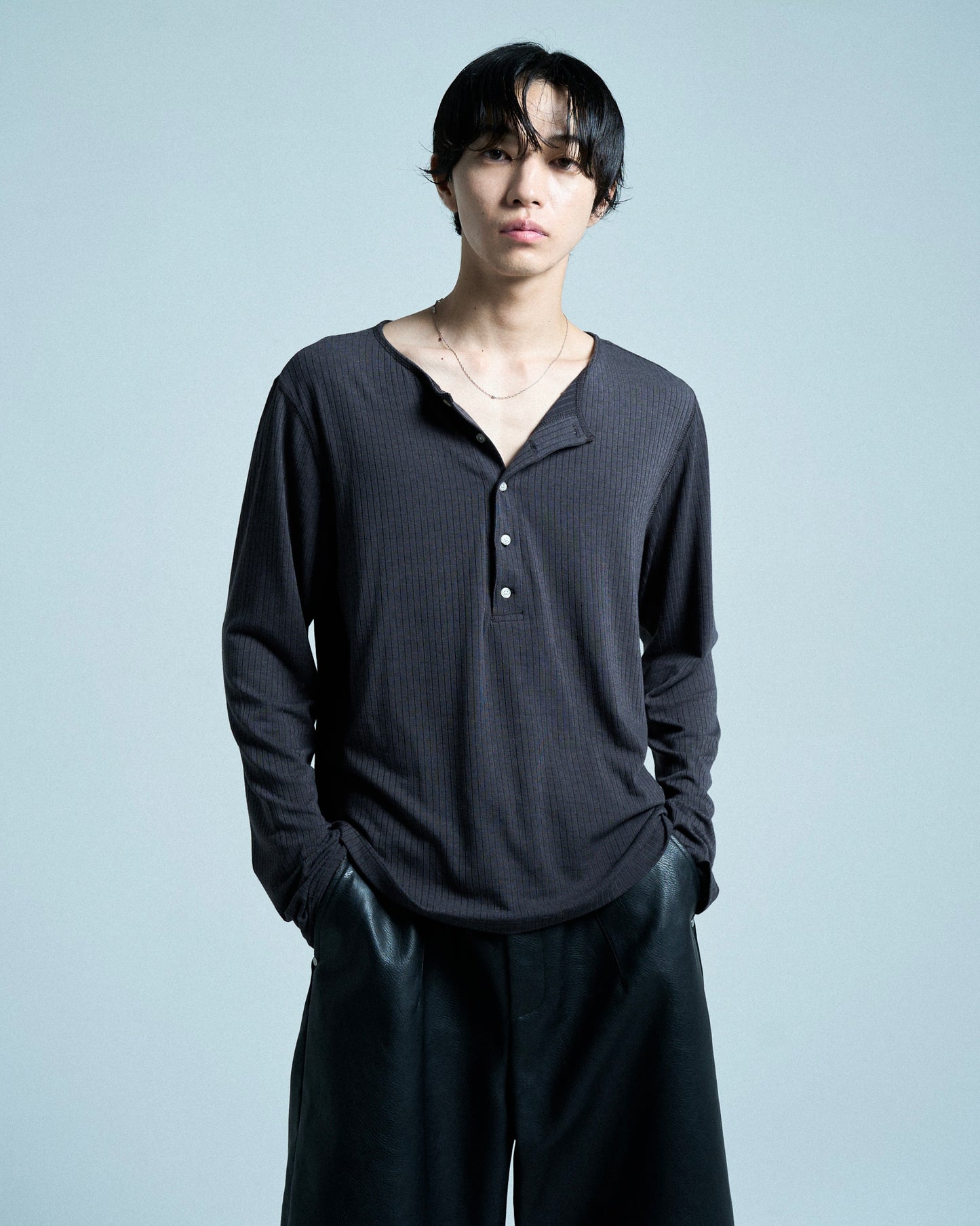 RIB HENLEY NECK L/S TEE
