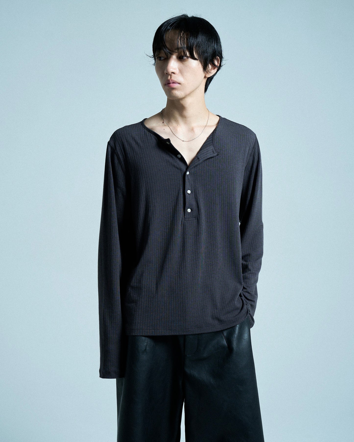 RIB HENLEY NECK L/S TEE
