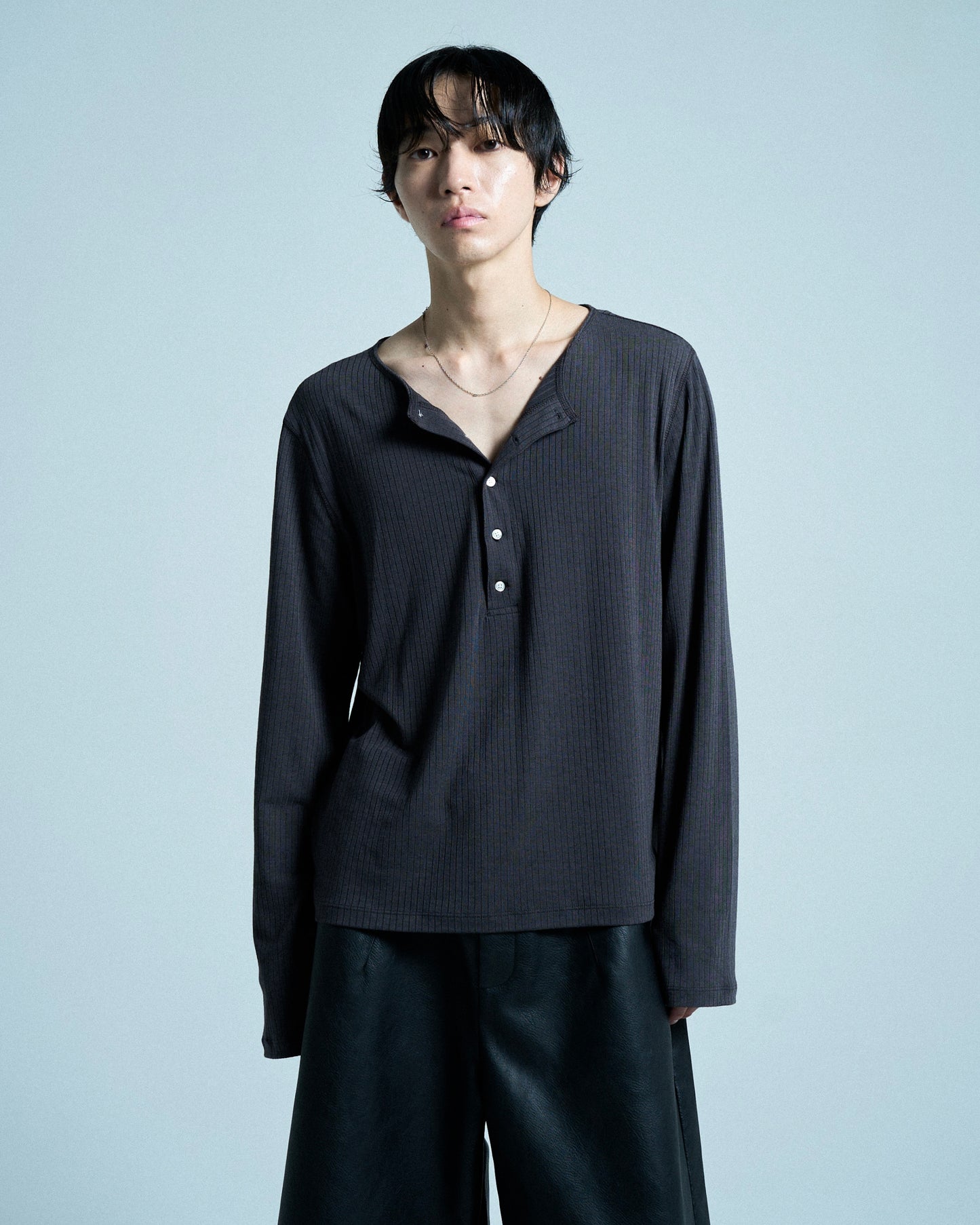 RIB HENLEY NECK L/S TEE