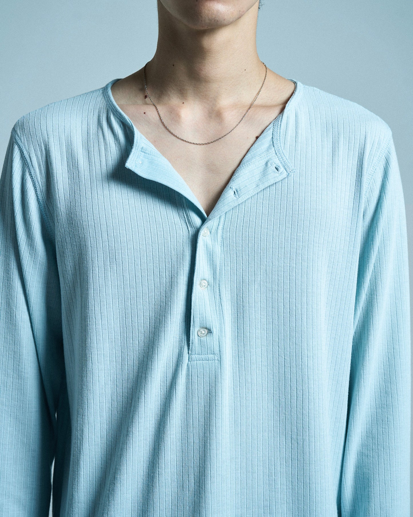 RIB HENLEY NECK L/S TEE
