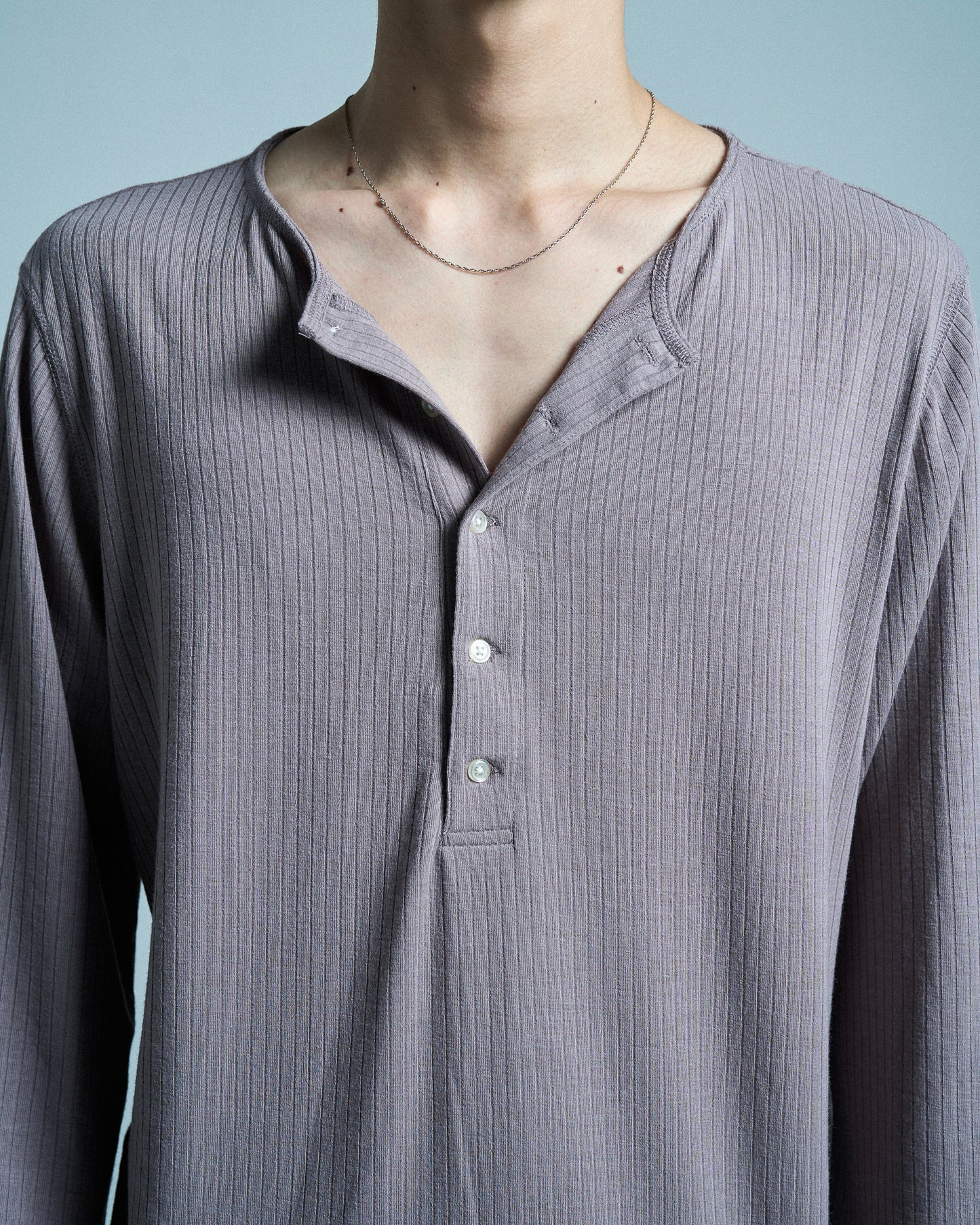RIB HENLEY NECK L/S TEE