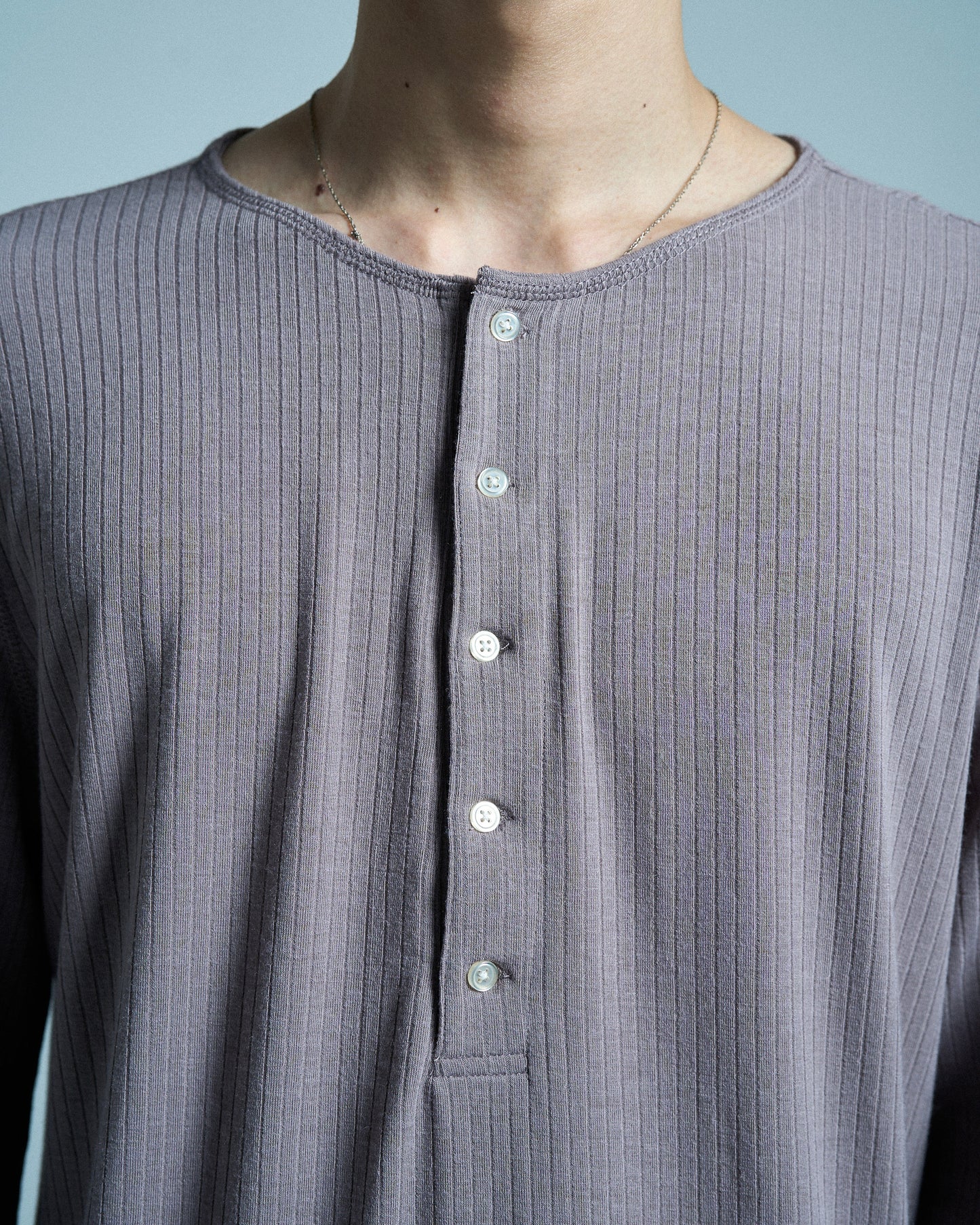 RIB HENLEY NECK L/S TEE