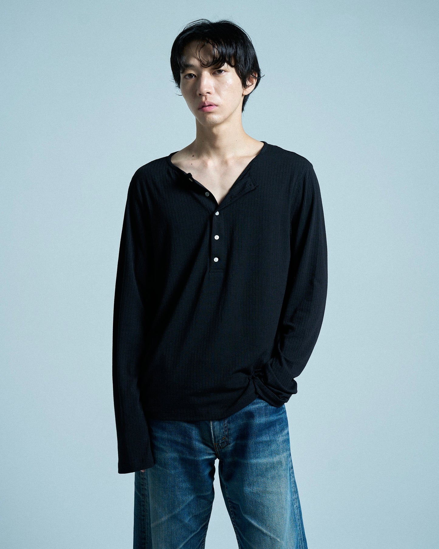 RIB HENLEY NECK L/S TEE