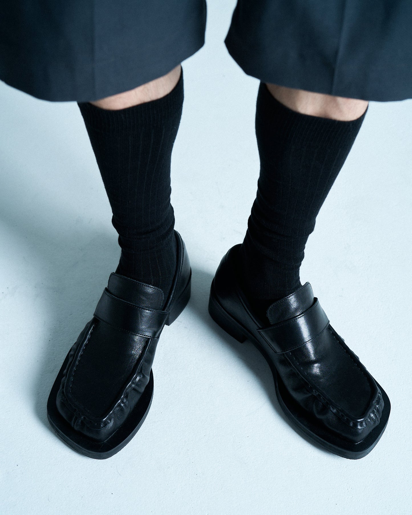 GATHERED COW LEATHER LOAFER