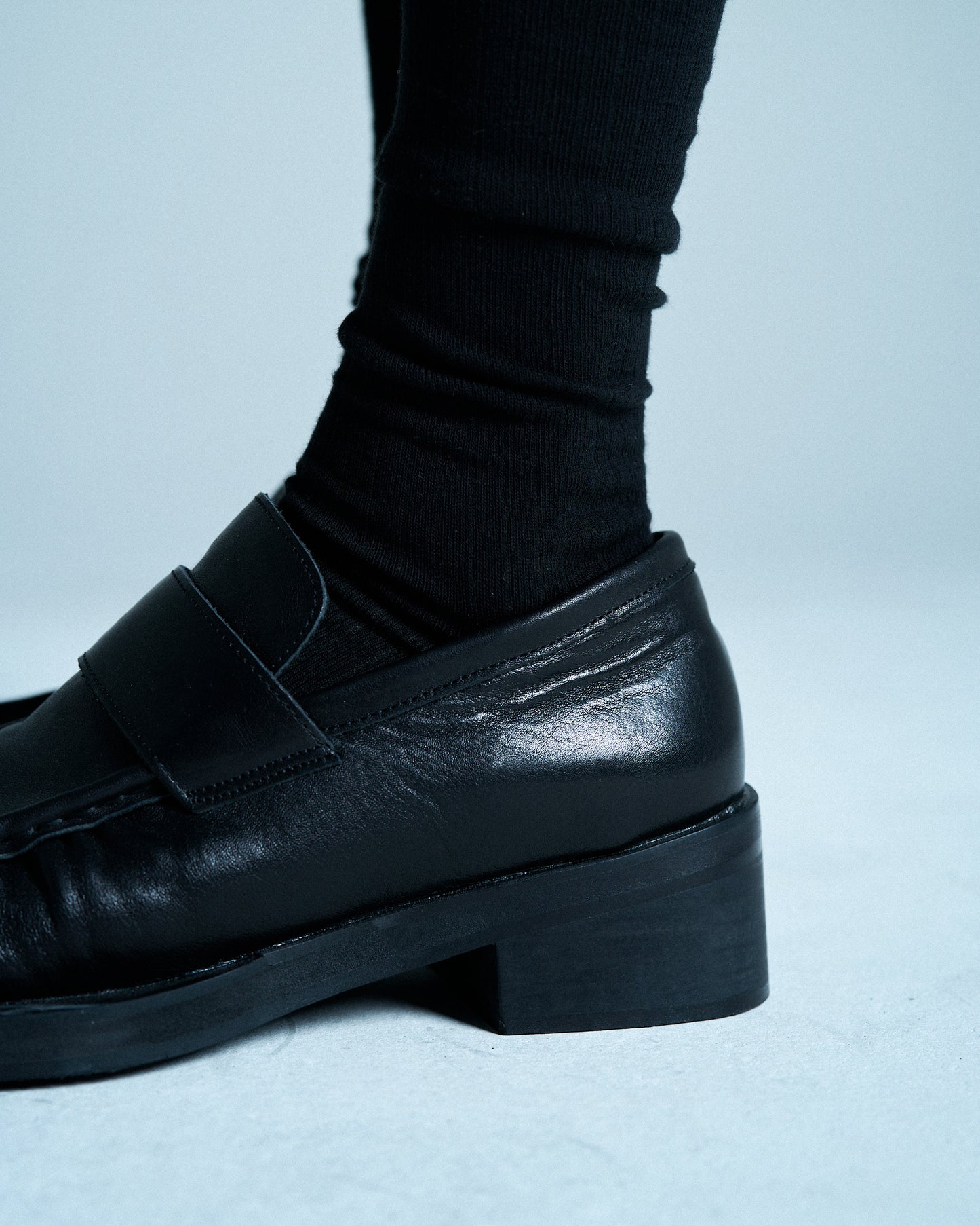 GATHERED COW LEATHER LOAFER