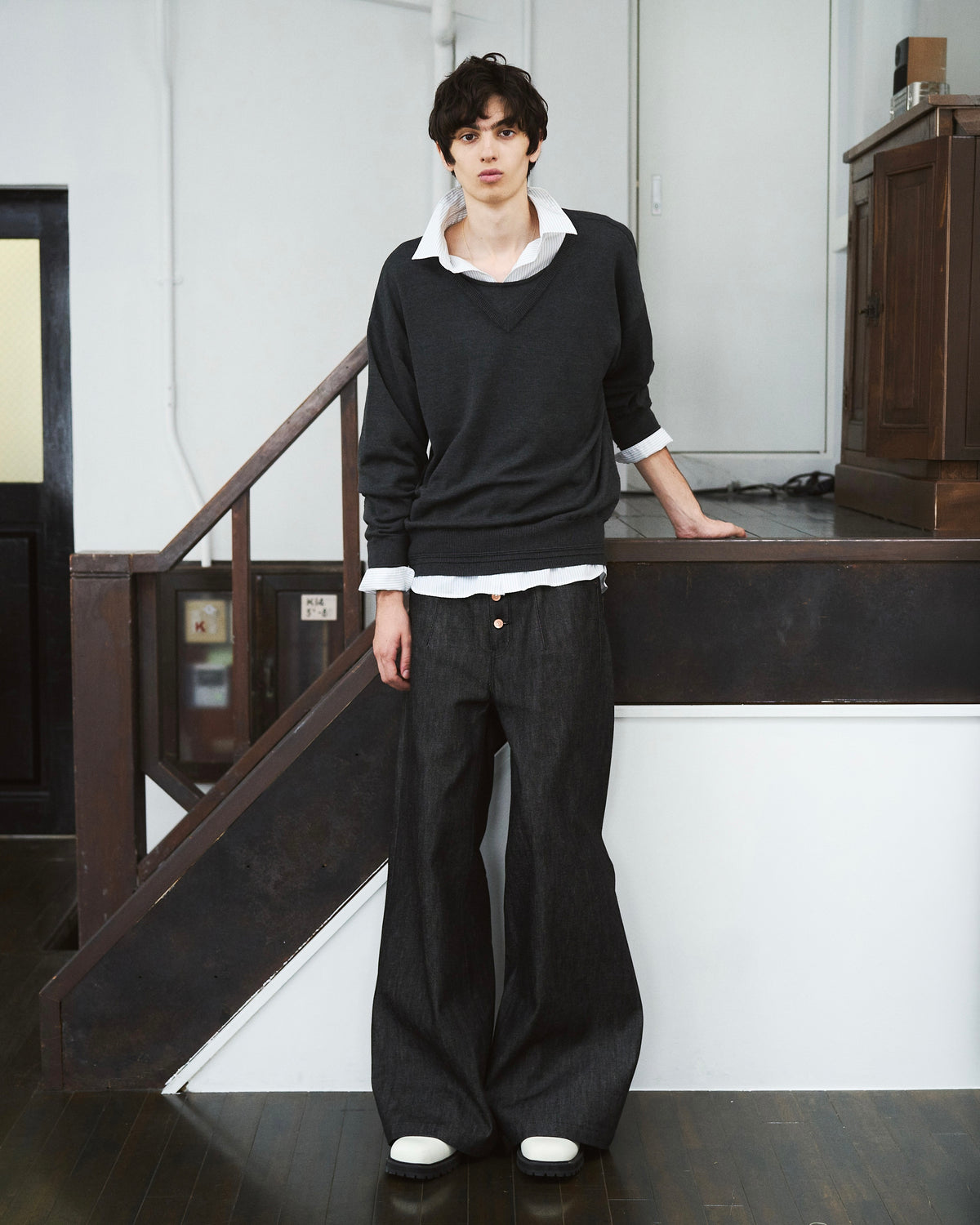 DOUBLE LAYERED V-NECK SWEATER