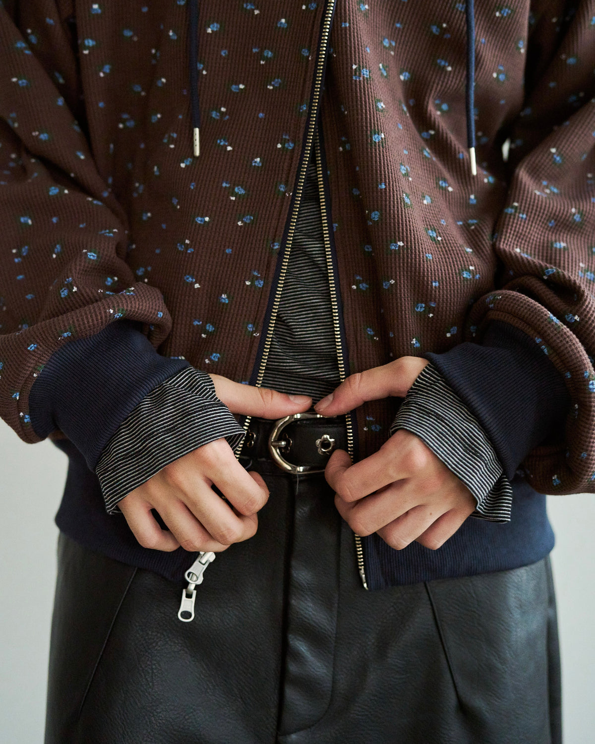 REVERSIBLE FLOWER THERMAL HOODIE