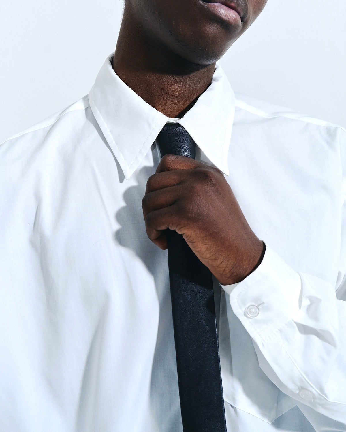 SLIM FAUX LEATHER TIE