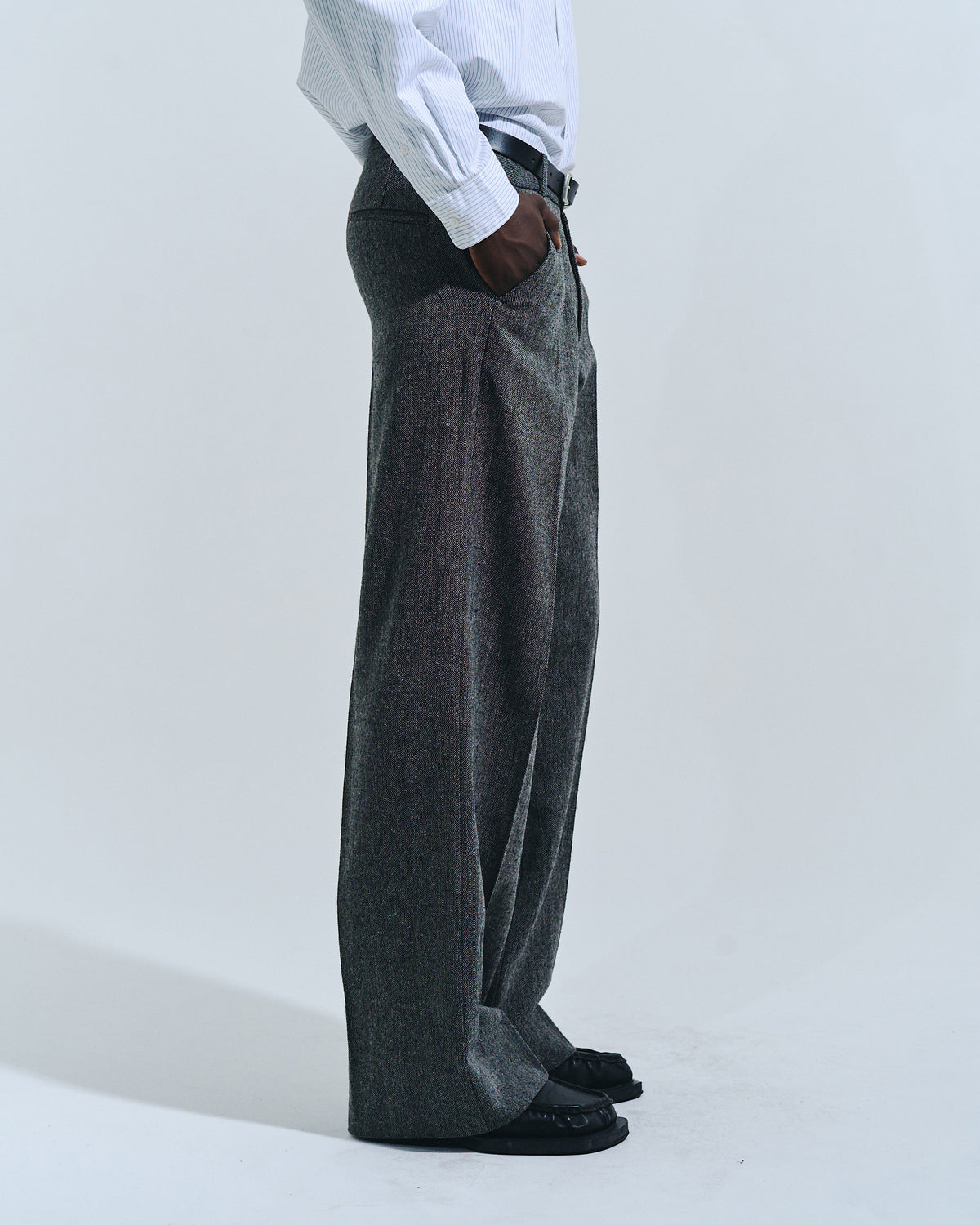 SEMI WIDE TWEED SLACKS