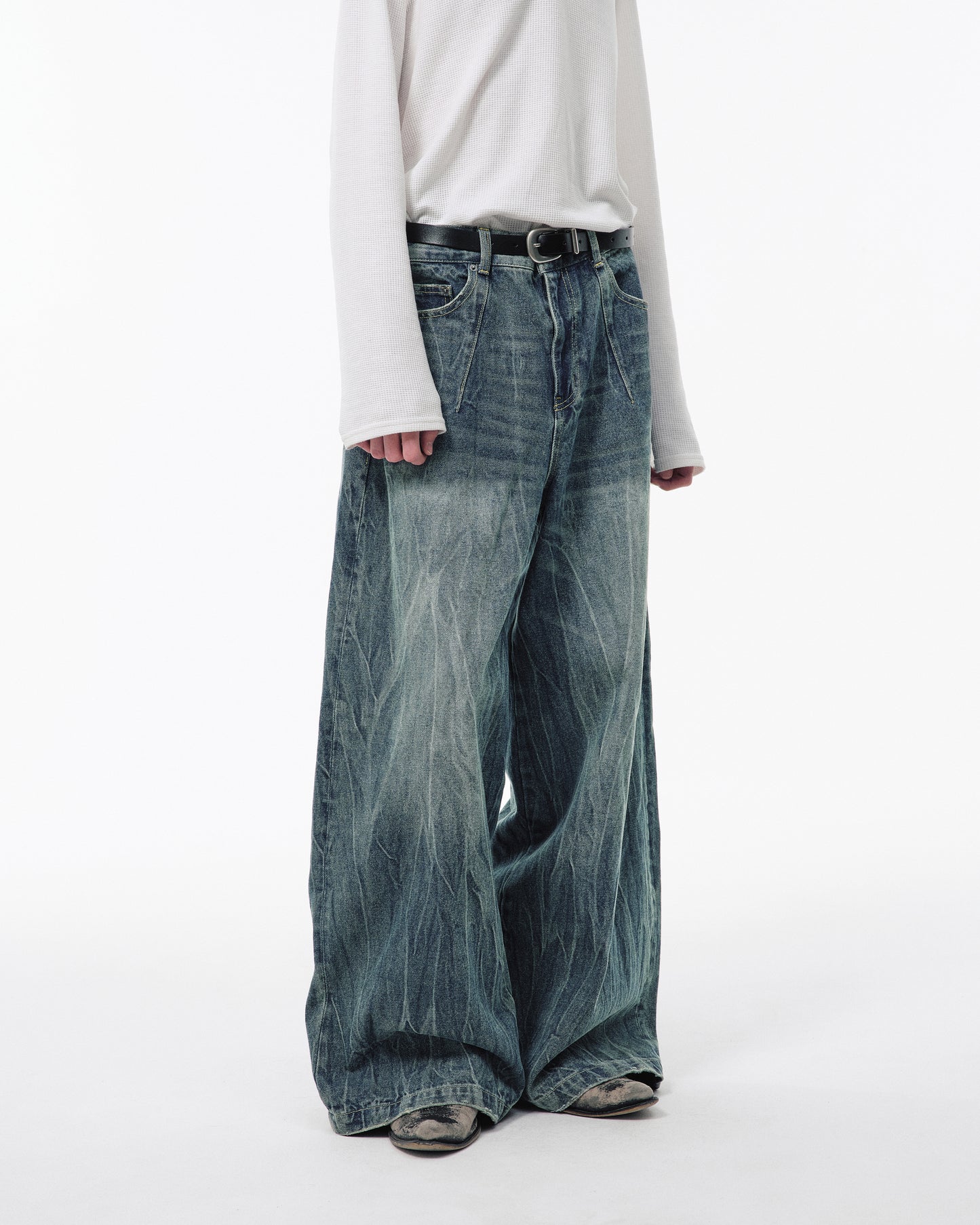 CRACKED CHEMICAL-WASHED WIDE BAGGY JEANS