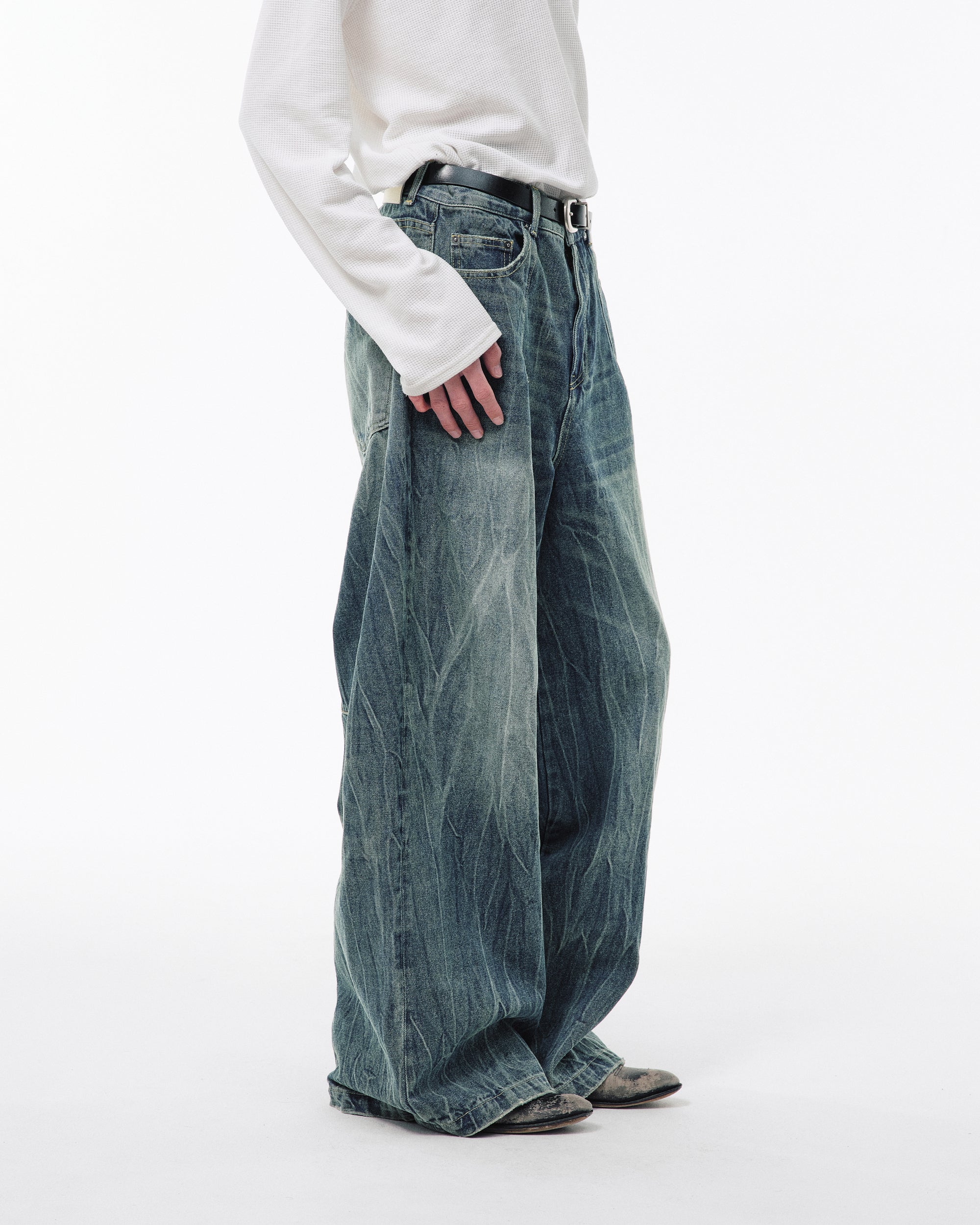 パンツ CAMPHORWOOD WIDE BAGGY JEANS CRACKED CHEMICAL-WASHED WIDE BAGGY JEANS – CAMPHOR WOOD - OFFICIAL