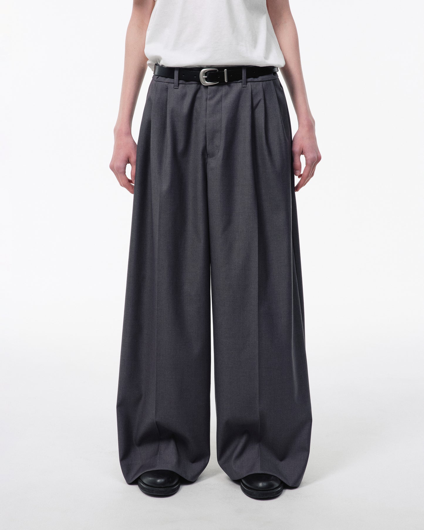 3 TUCK WIDE BAGGY SLACKS