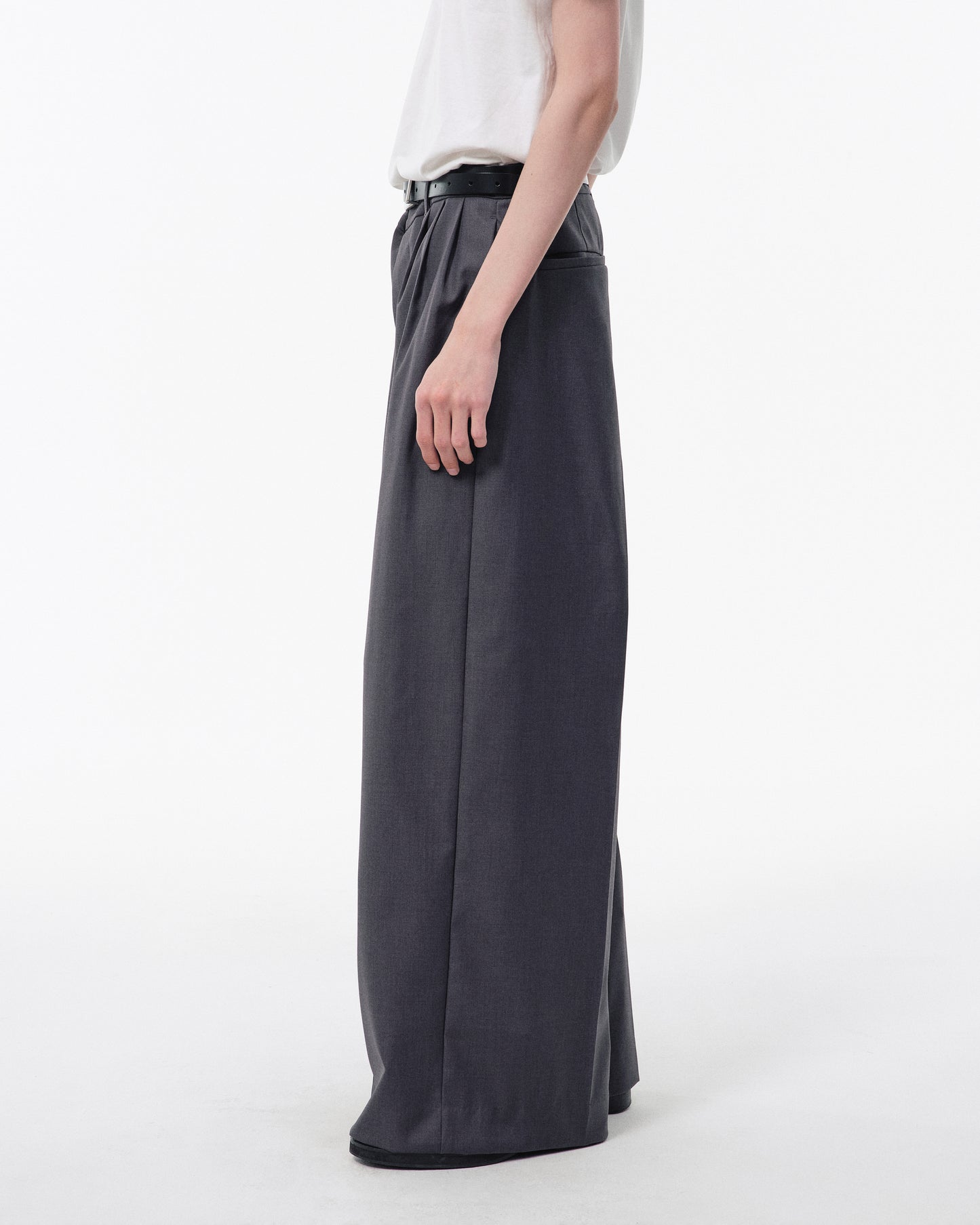 3 TUCK WIDE BAGGY SLACKS