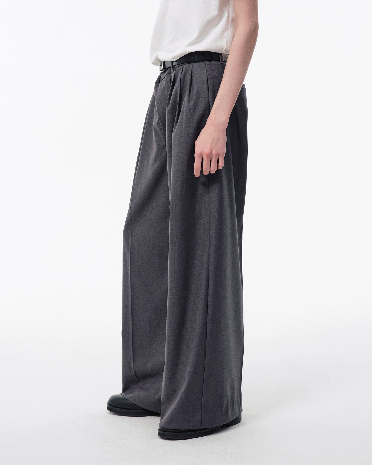3 TUCK WIDE BAGGY SLACKS