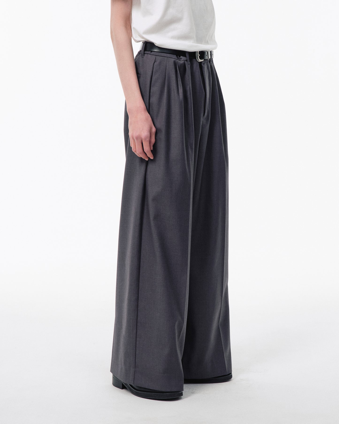 3 TUCK WIDE BAGGY SLACKS