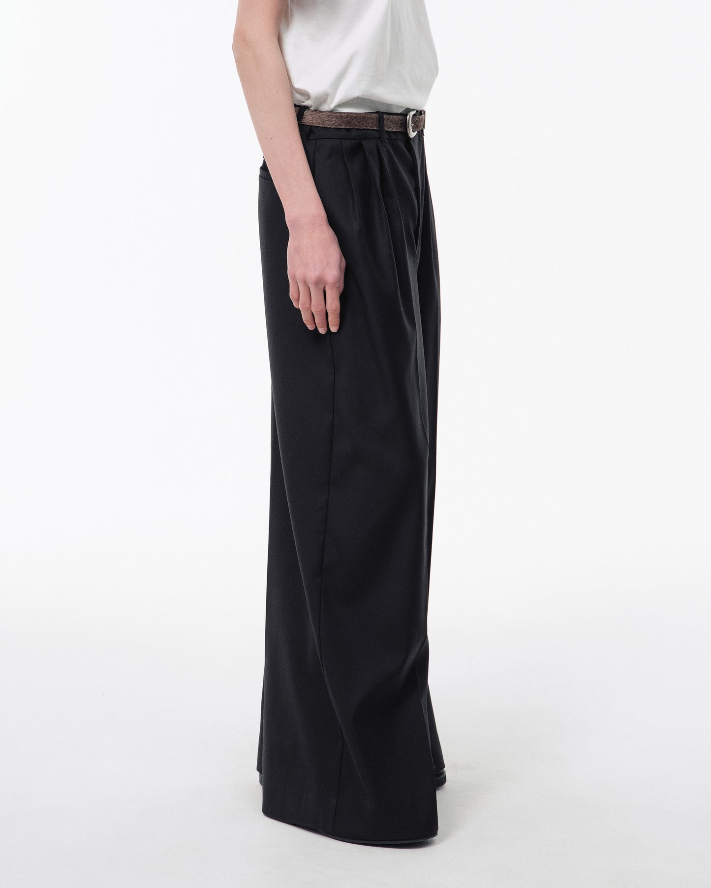 3 TUCK WIDE BAGGY SLACKS