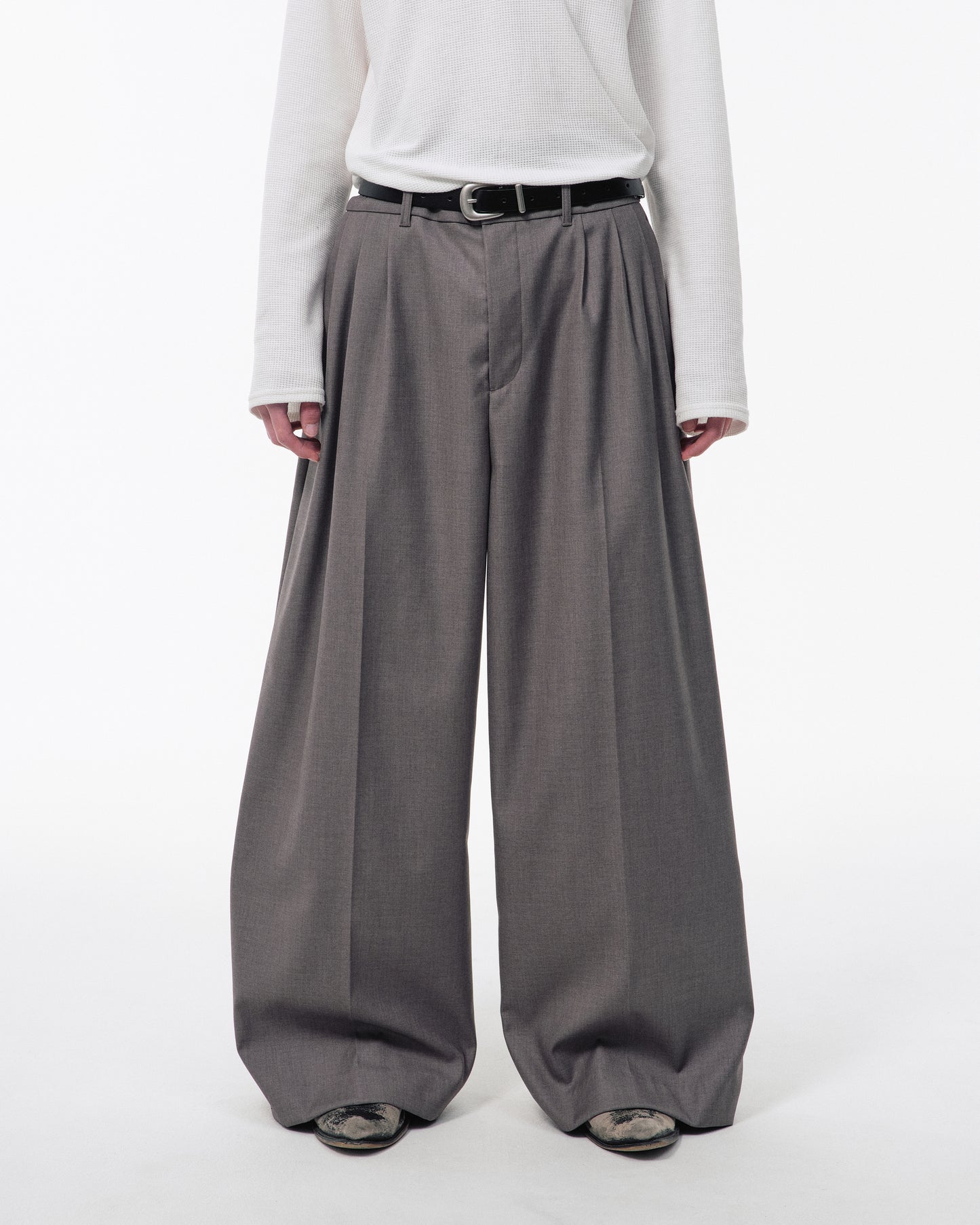 3 TUCK WIDE BAGGY SLACKS