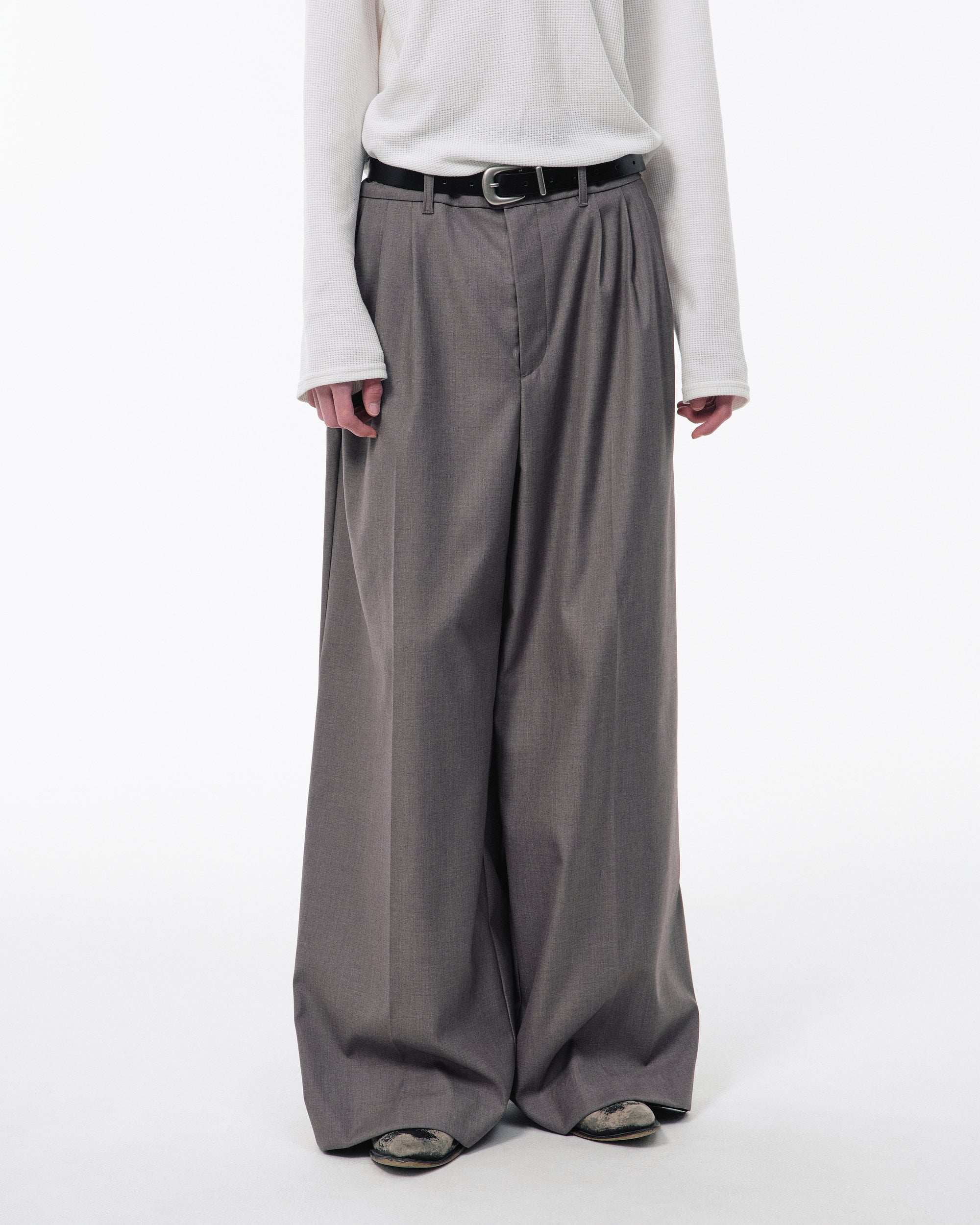 3 TUCK WIDE BAGGY SLACKS – CAMPHOR WOOD - OFFICIAL ONLINE STORE