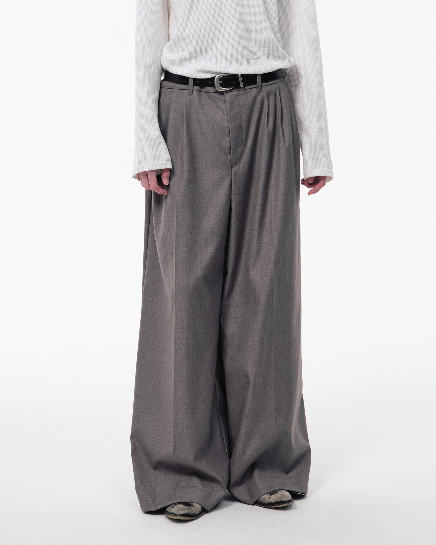 3 TUCK WIDE BAGGY SLACKS