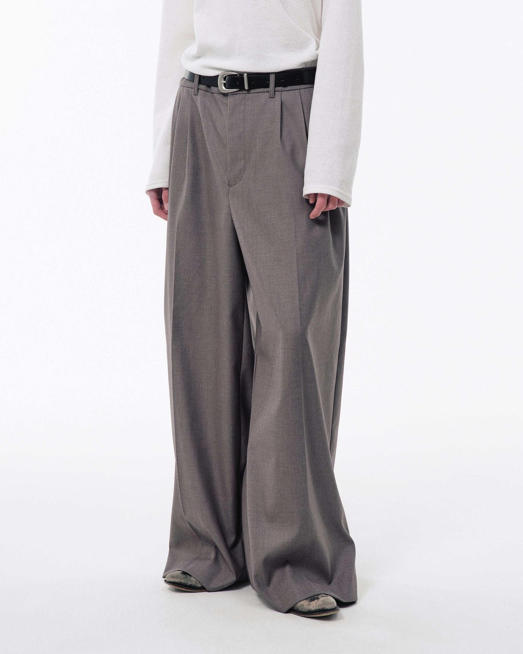 3 TUCK WIDE BAGGY SLACKS – CAMPHOR WOOD - OFFICIAL ONLINE STORE