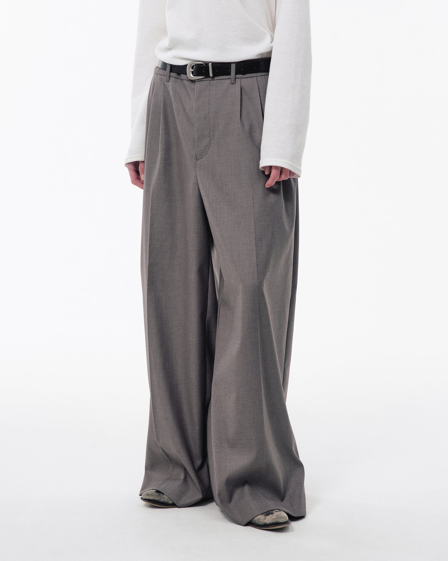 3 TUCK WIDE BAGGY SLACKS