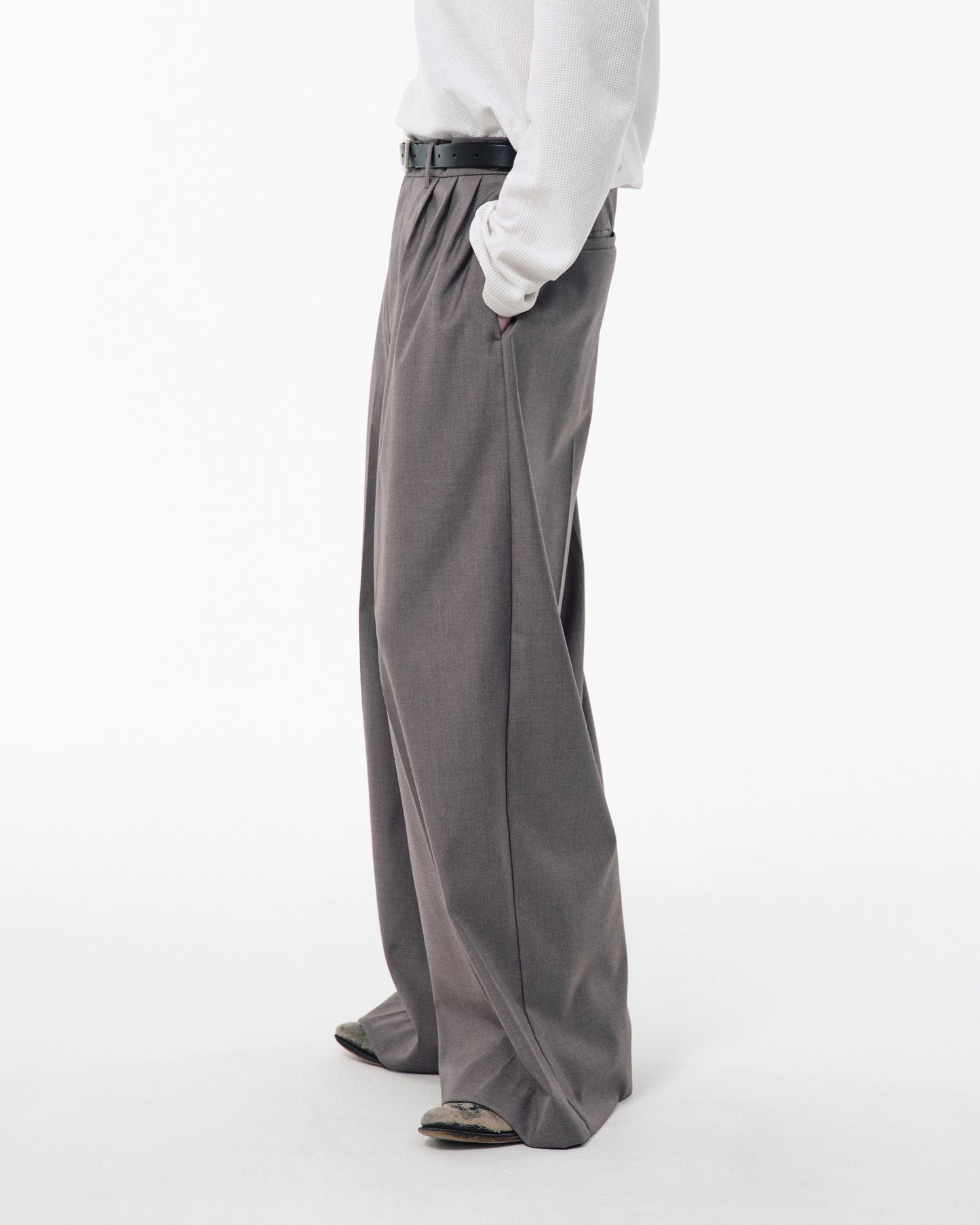 3 TUCK WIDE BAGGY SLACKS