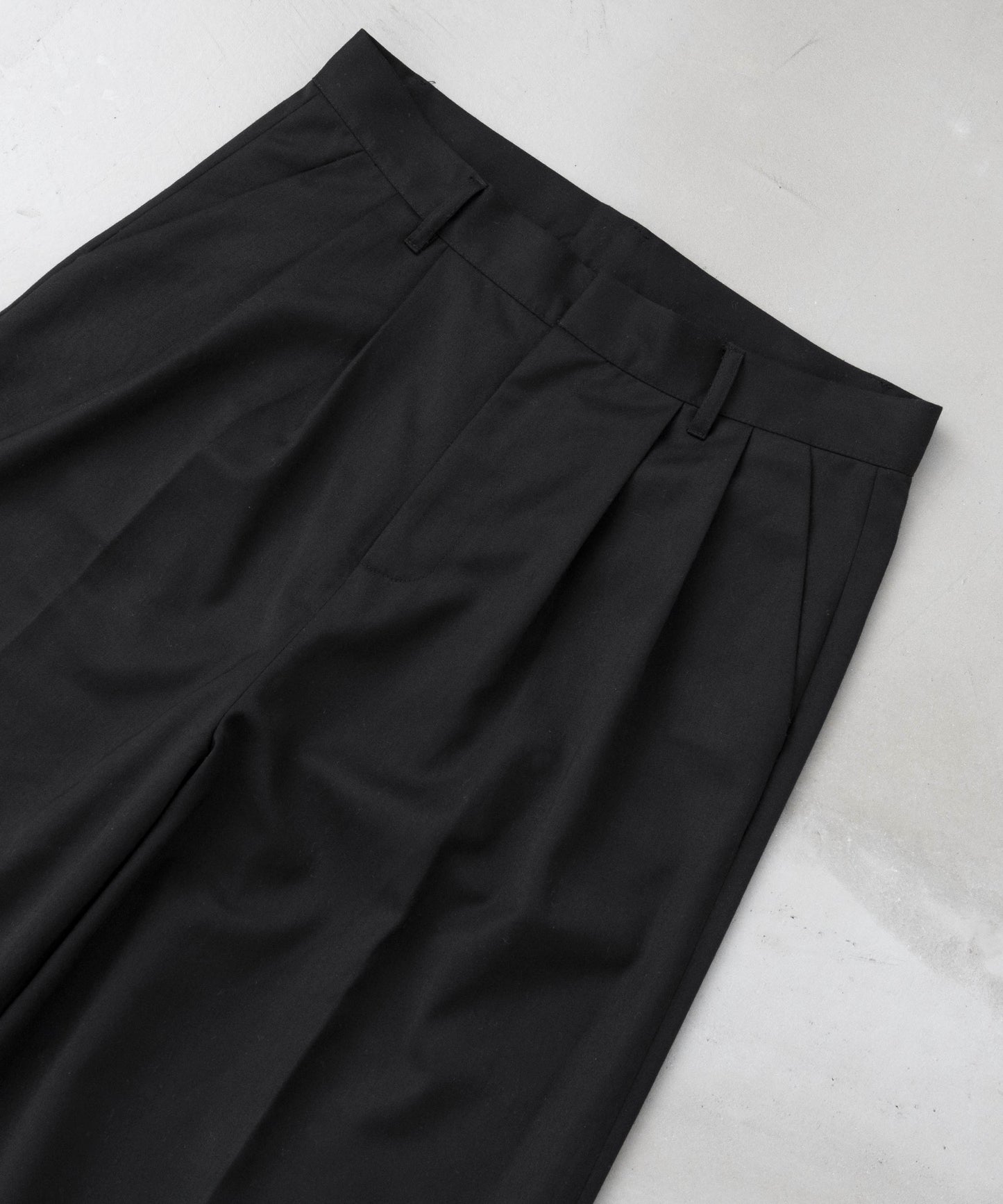 2tuck wide baggy flare slacks
