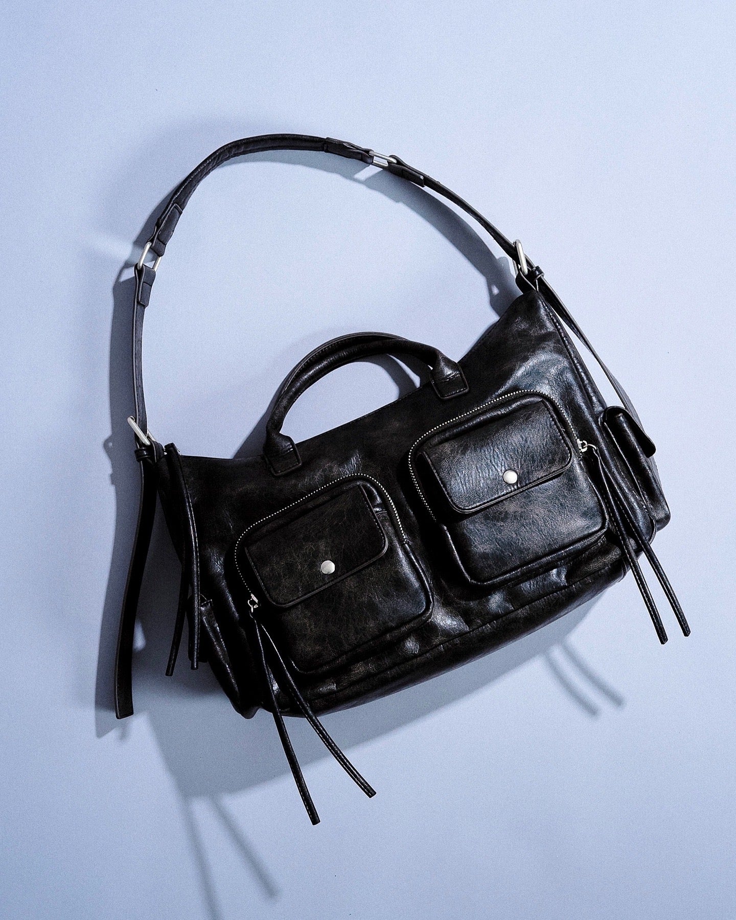 camphor wood 25ss レザーショルダーバッグ　ノベルティ付属 faux leather multi pocket shoulder bag (発送予定：2025年8月