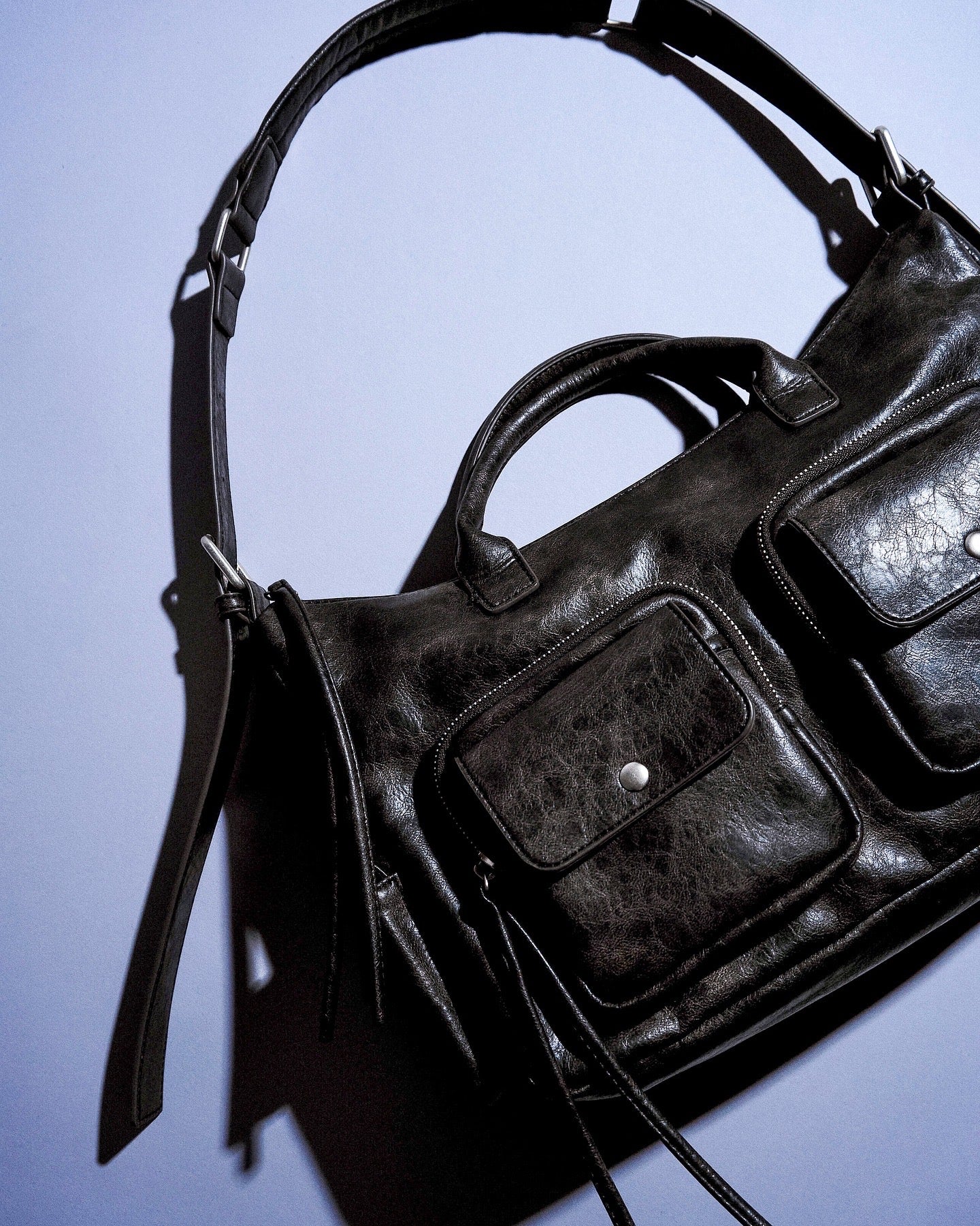 camphor wood 25ss レザーショルダーバッグ　ノベルティ付属 faux leather multi pocket shoulder bag (発送予定：2025年8月