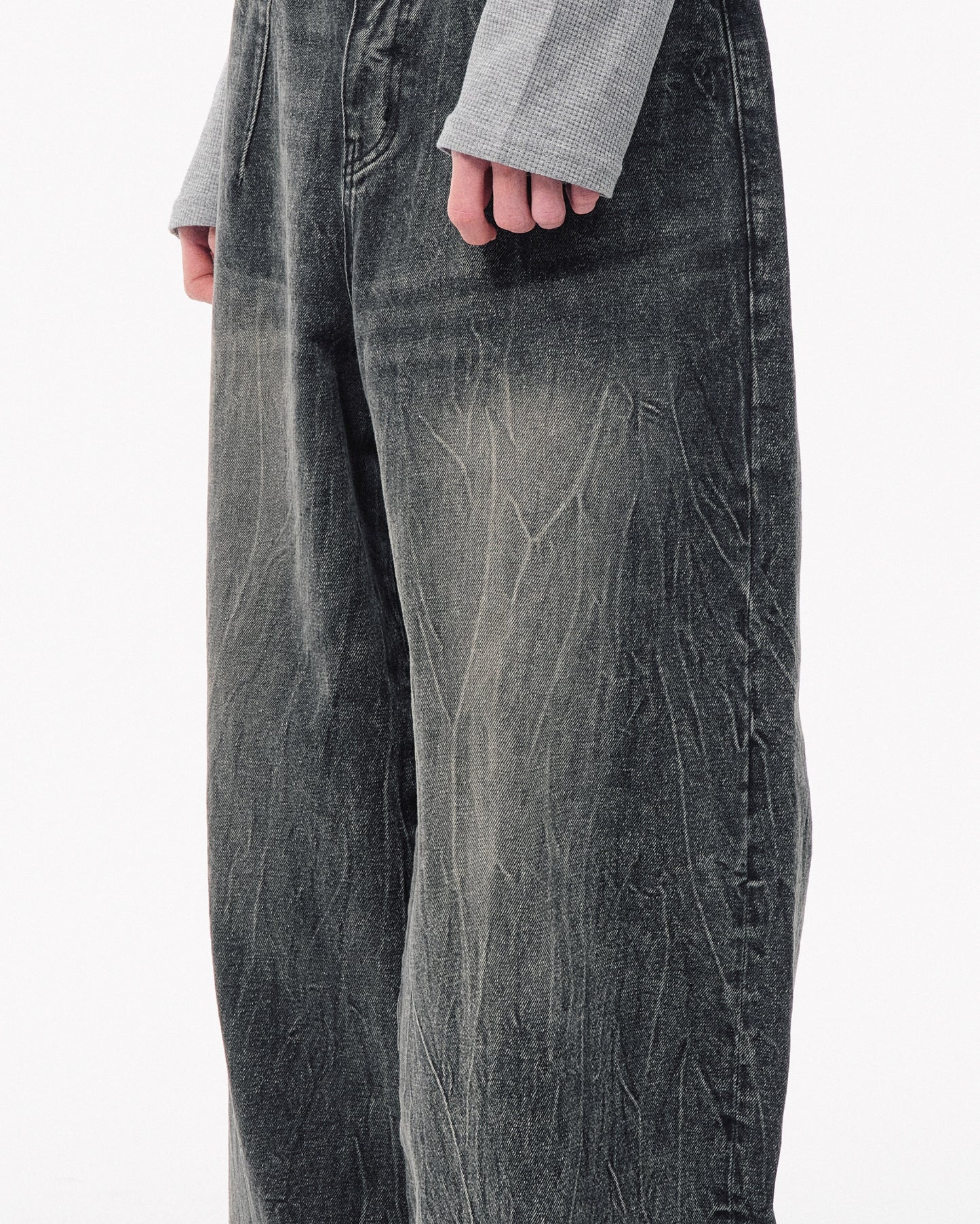 CRACKED CHEMICAL-WASHED WIDE BAGGY JEANS
