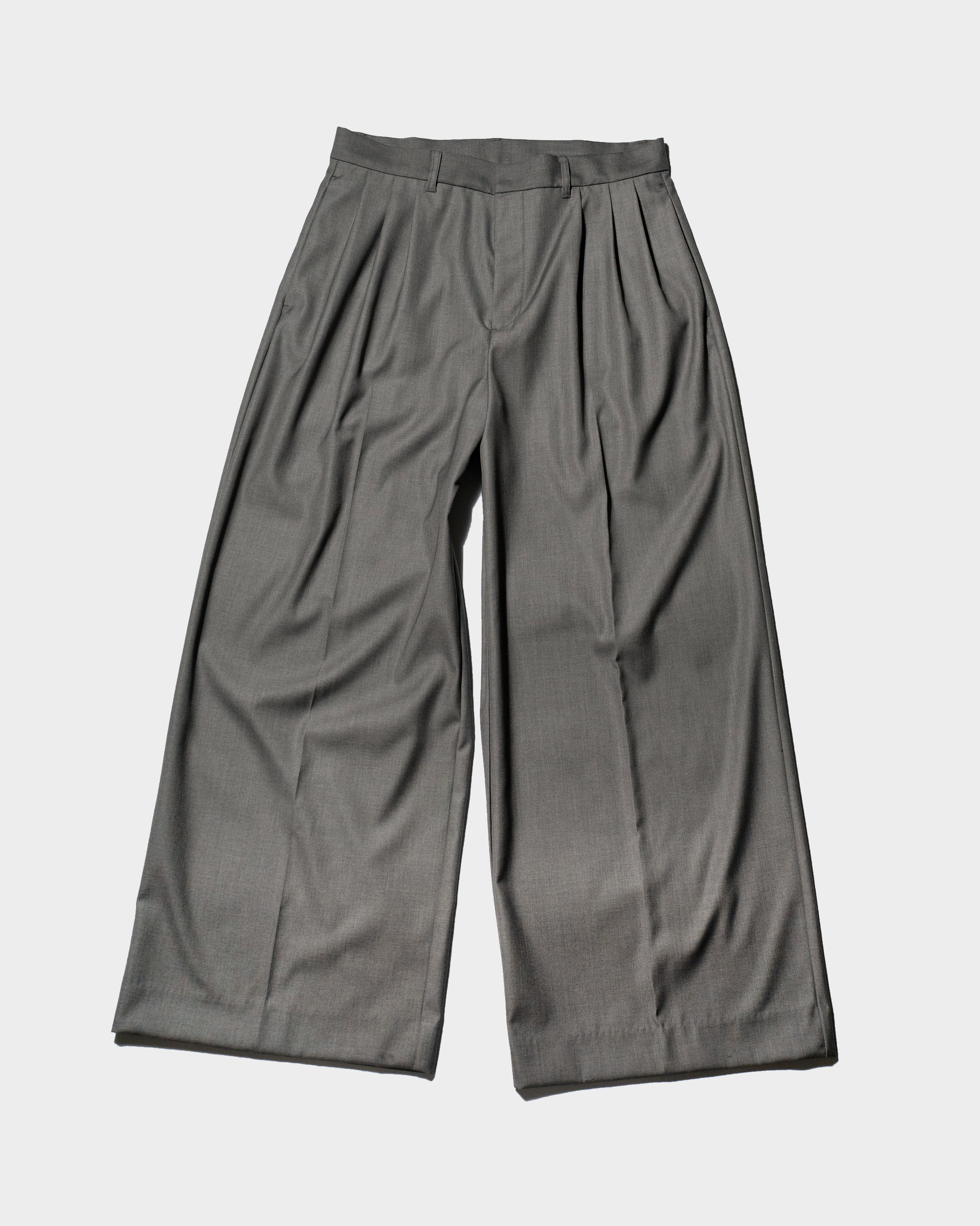 3 TUCK WIDE BAGGY SLACKS – CAMPHOR WOOD - OFFICIAL ONLINE STORE