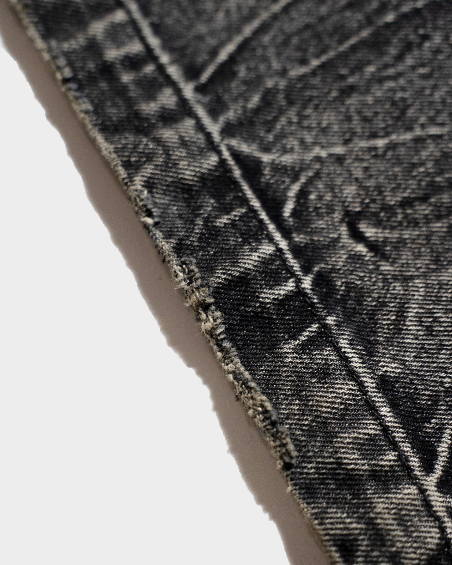 CRACKED CHEMICAL-WASHED WIDE BAGGY JEANS