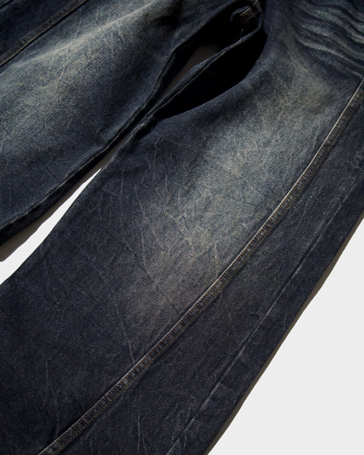 CRUSH FADE SIDE SEEM BOOTS CUT JEANS