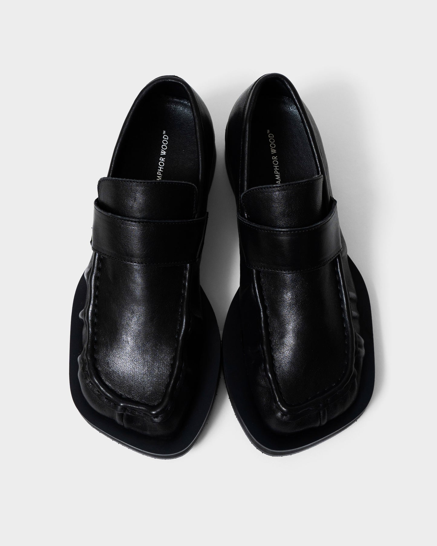 GATHERED COW LEATHER LOAFER