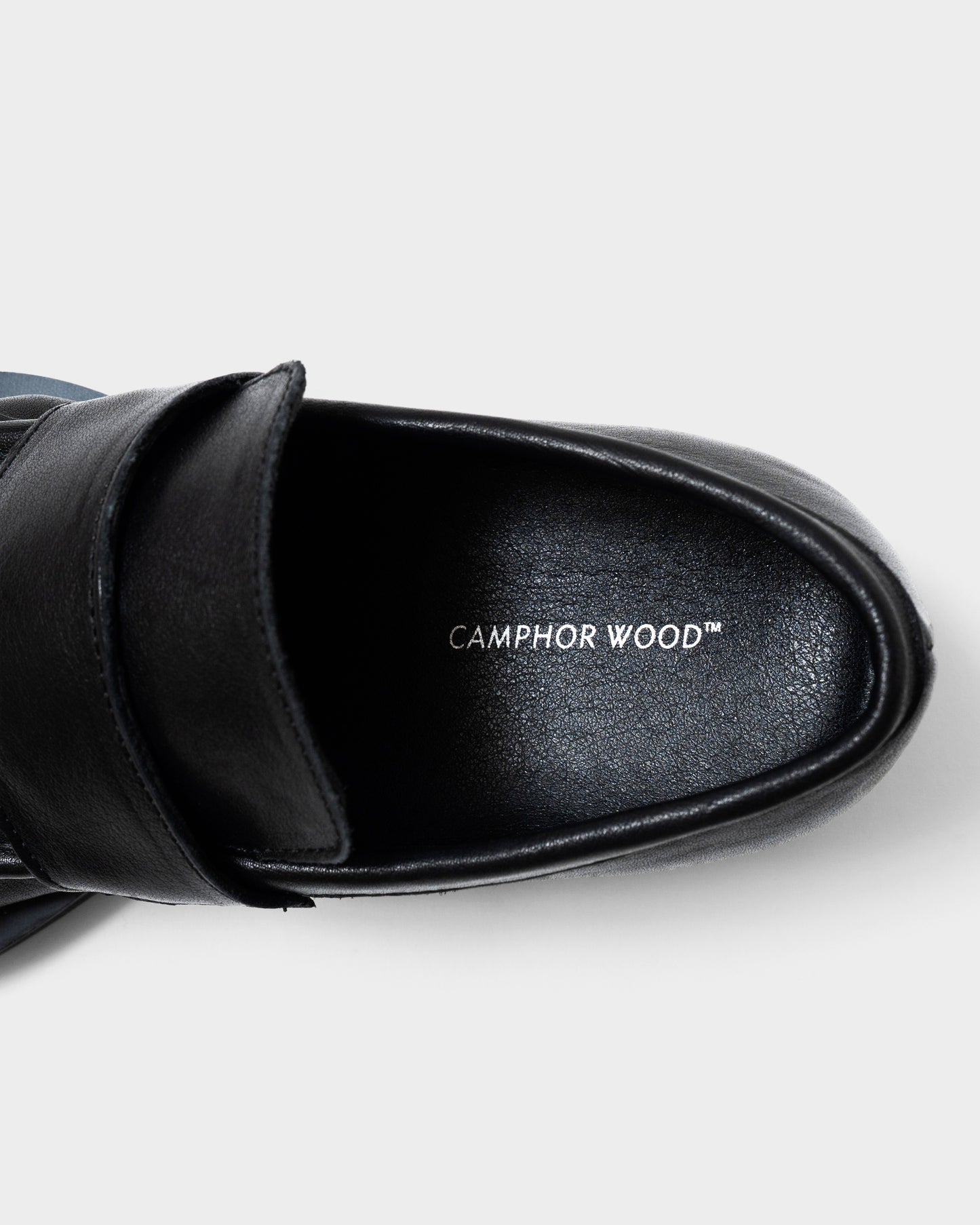 GATHERED COW LEATHER LOAFER