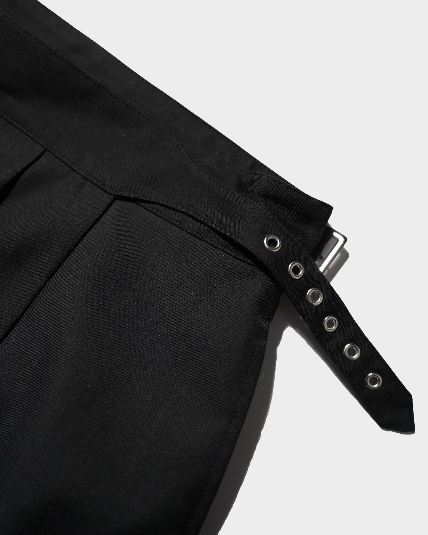 EYELET PLEATS WRAP SKIRT