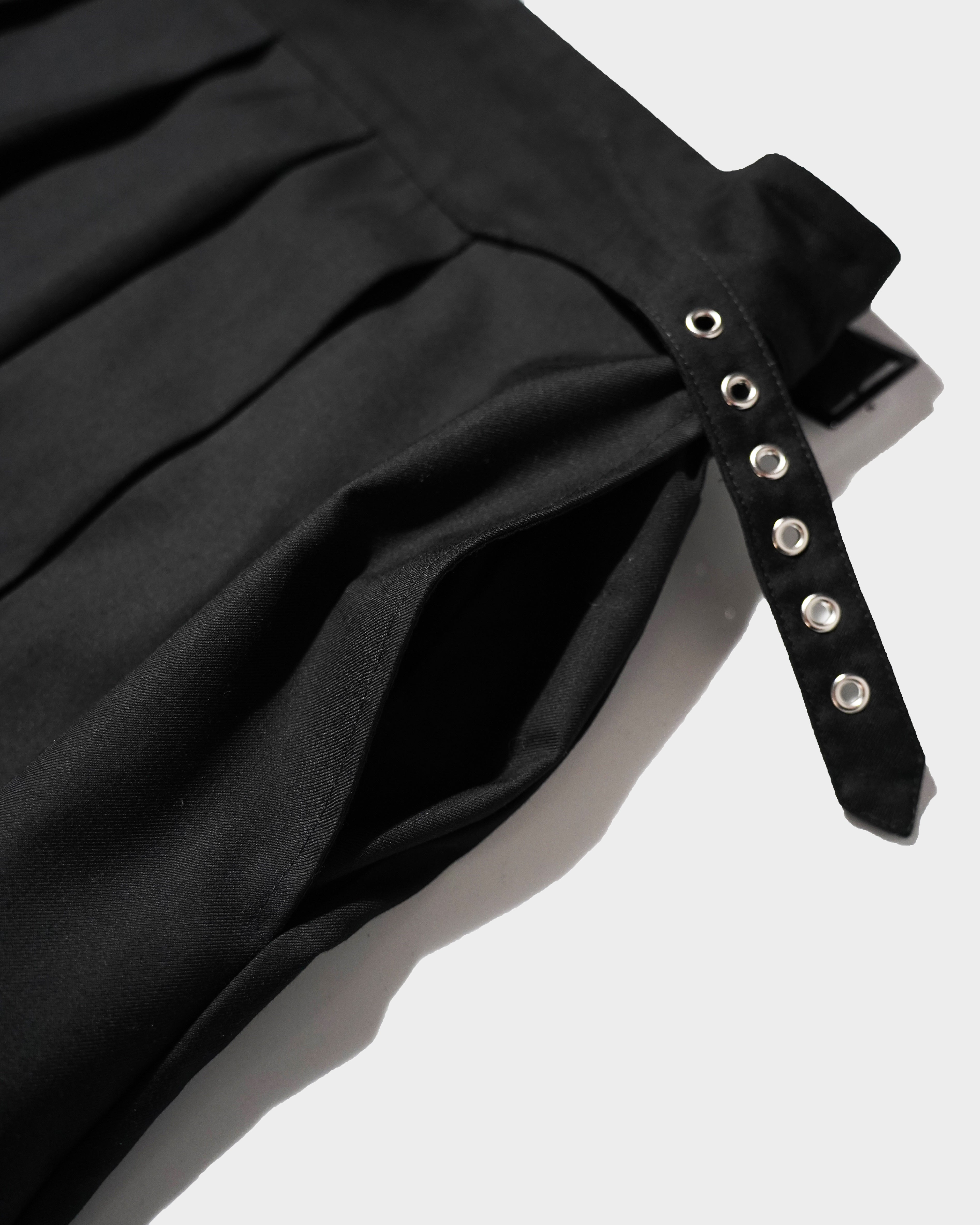 EYELET PLEATS WRAP SKIRT – CAMPHOR WOOD - OFFICIAL ONLINE STORE